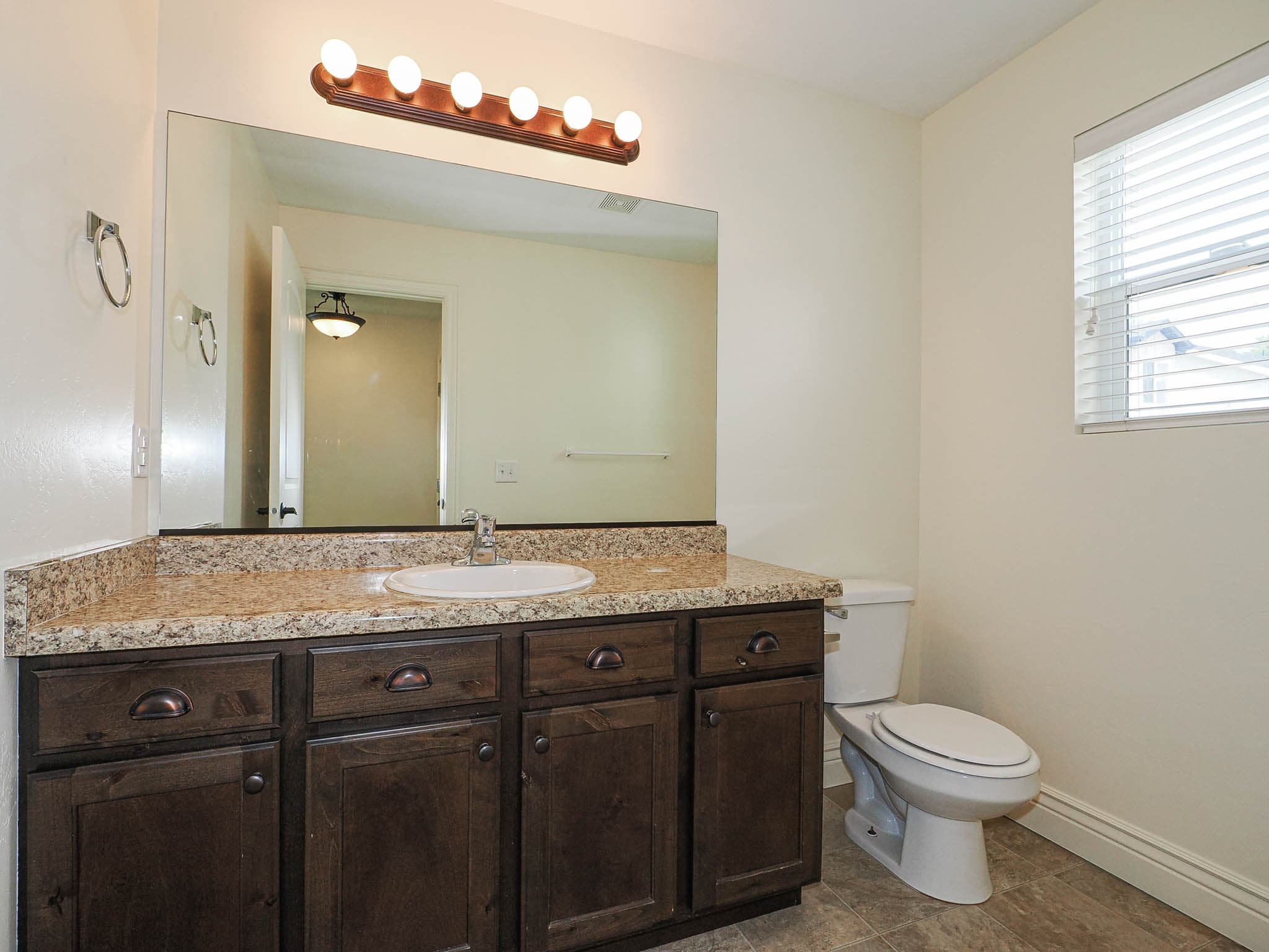 South Salt Lake House: 59 W Dewar Grove Ln