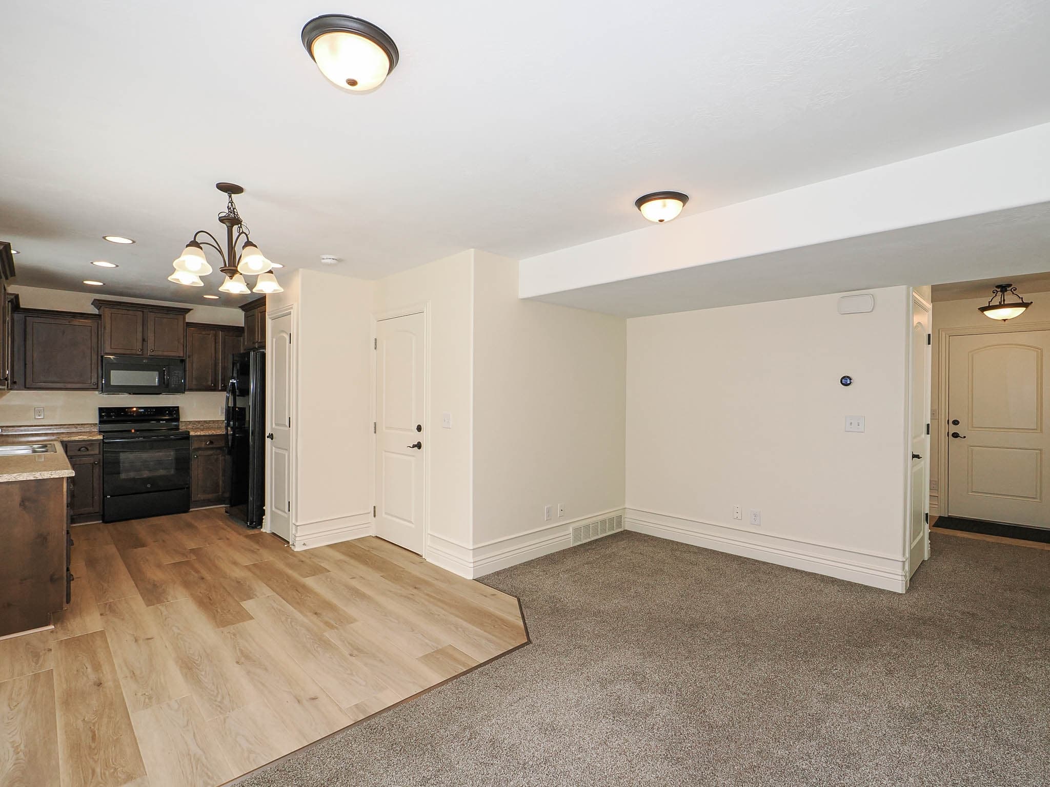 South Salt Lake House: 59 W Dewar Grove Ln