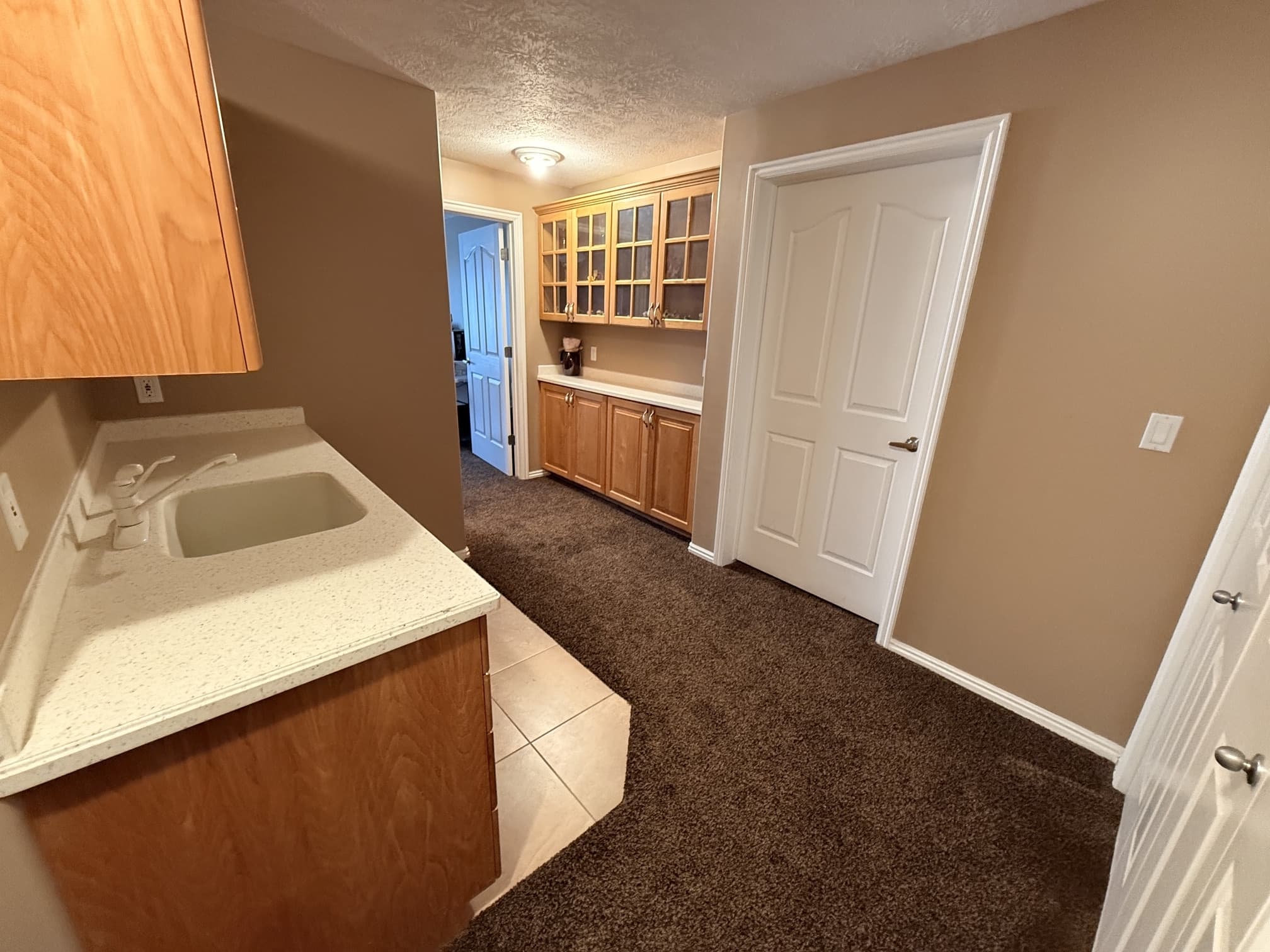 North Salt Lake House: 1090 E Fairway Dr