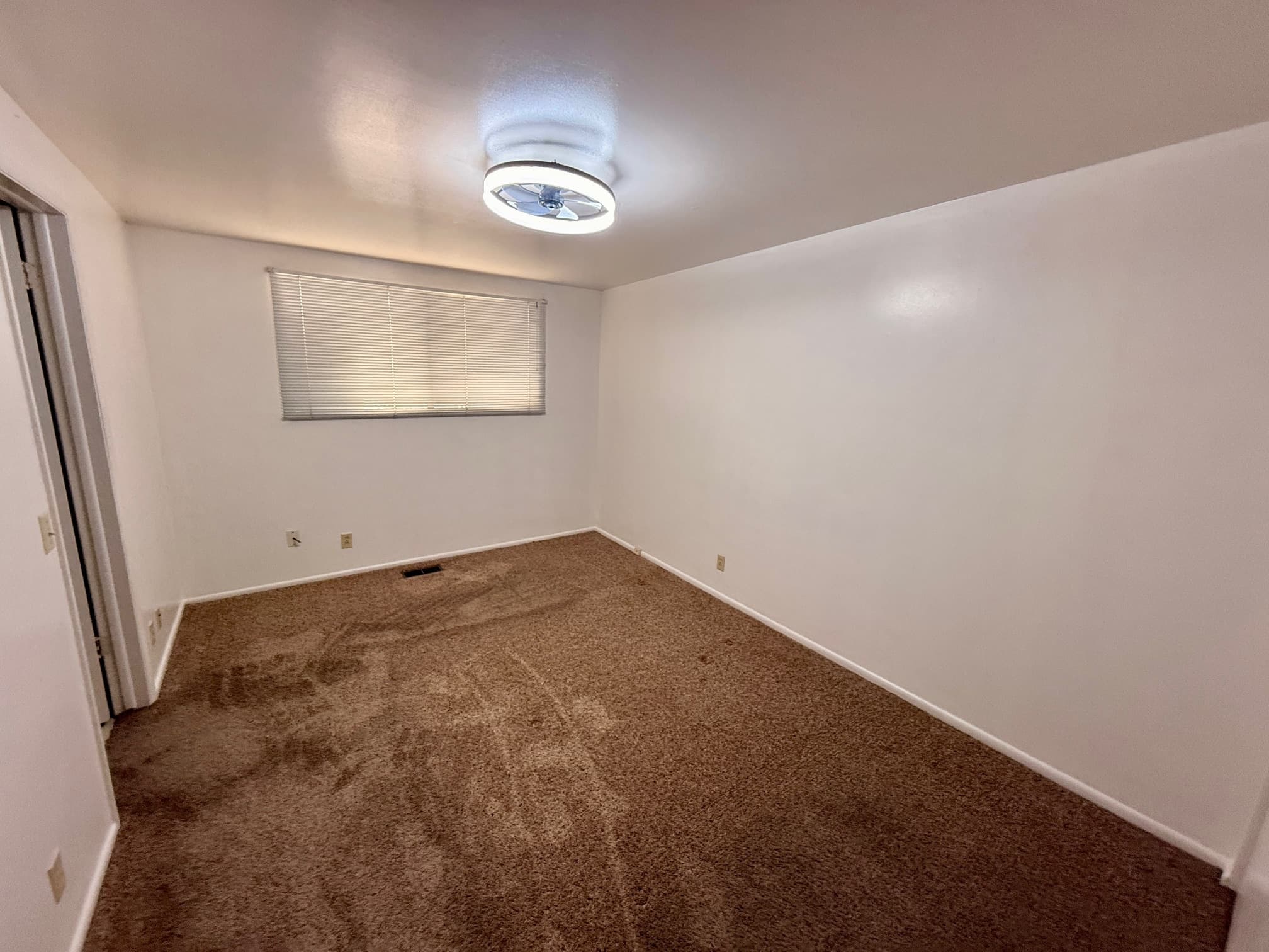 Sandy House: 972 E Larkspur Dr