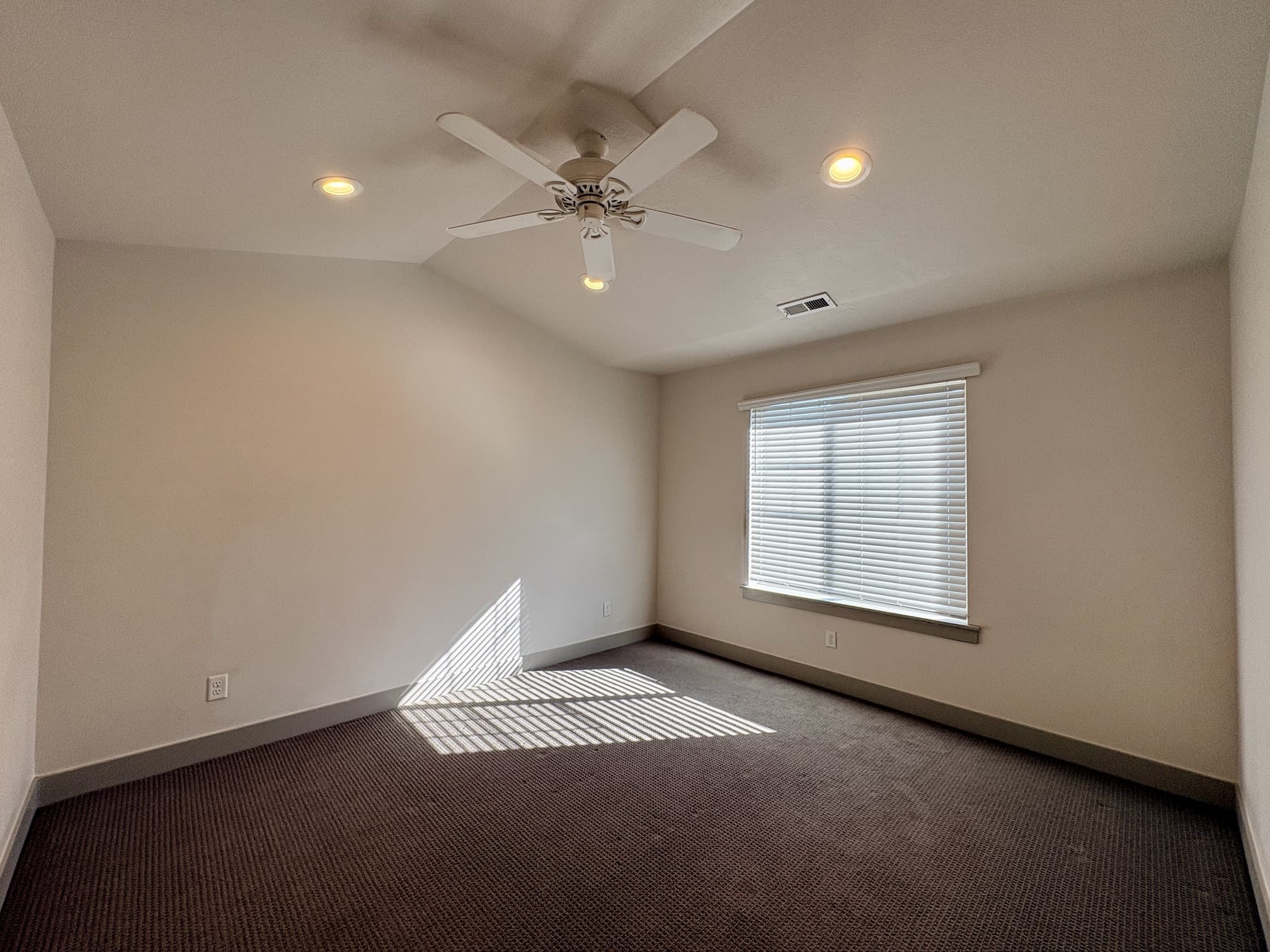 Bountiful Townhome: 1940 S 200 W