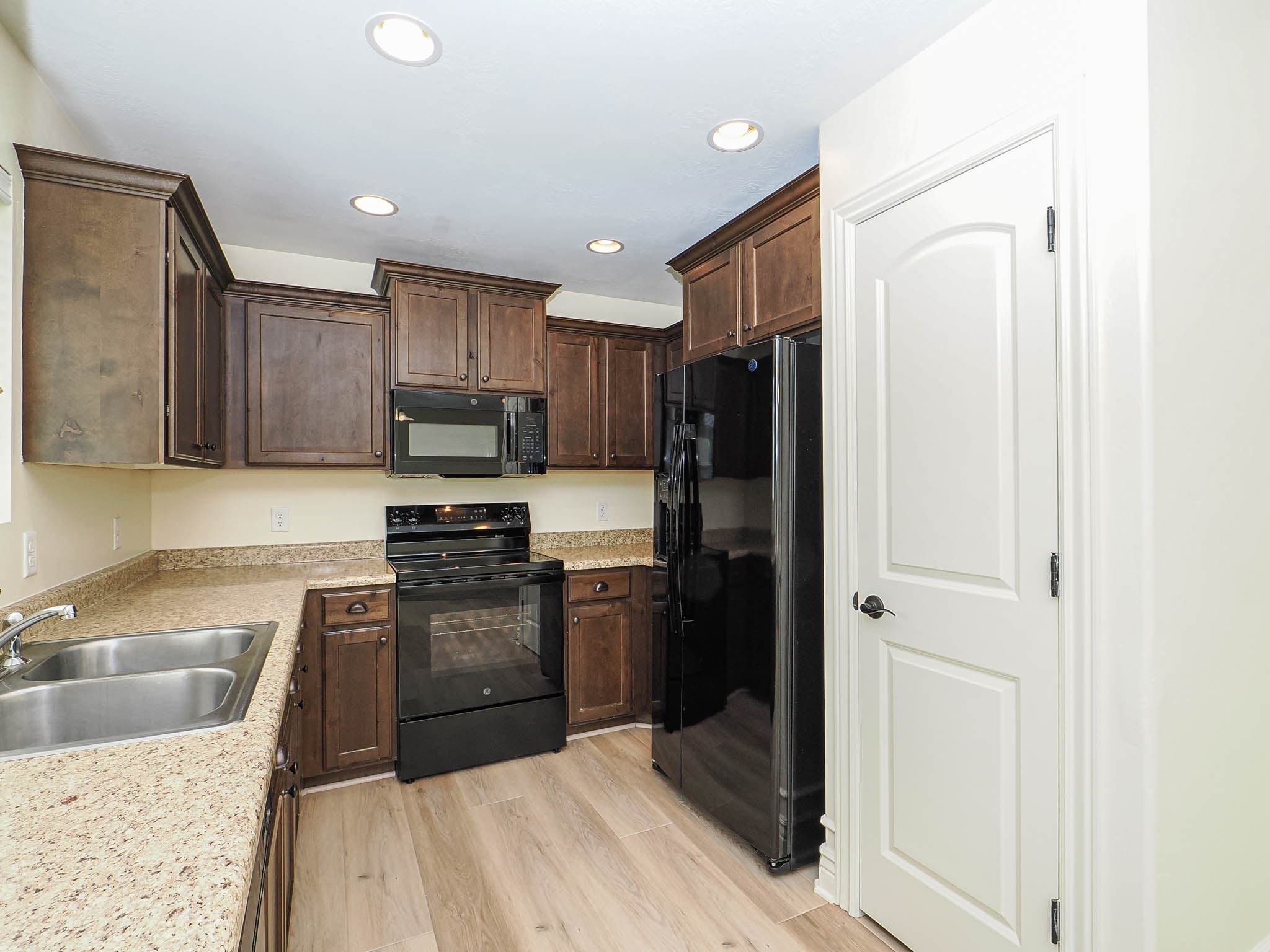 South Salt Lake House: 59 W Dewar Grove Ln