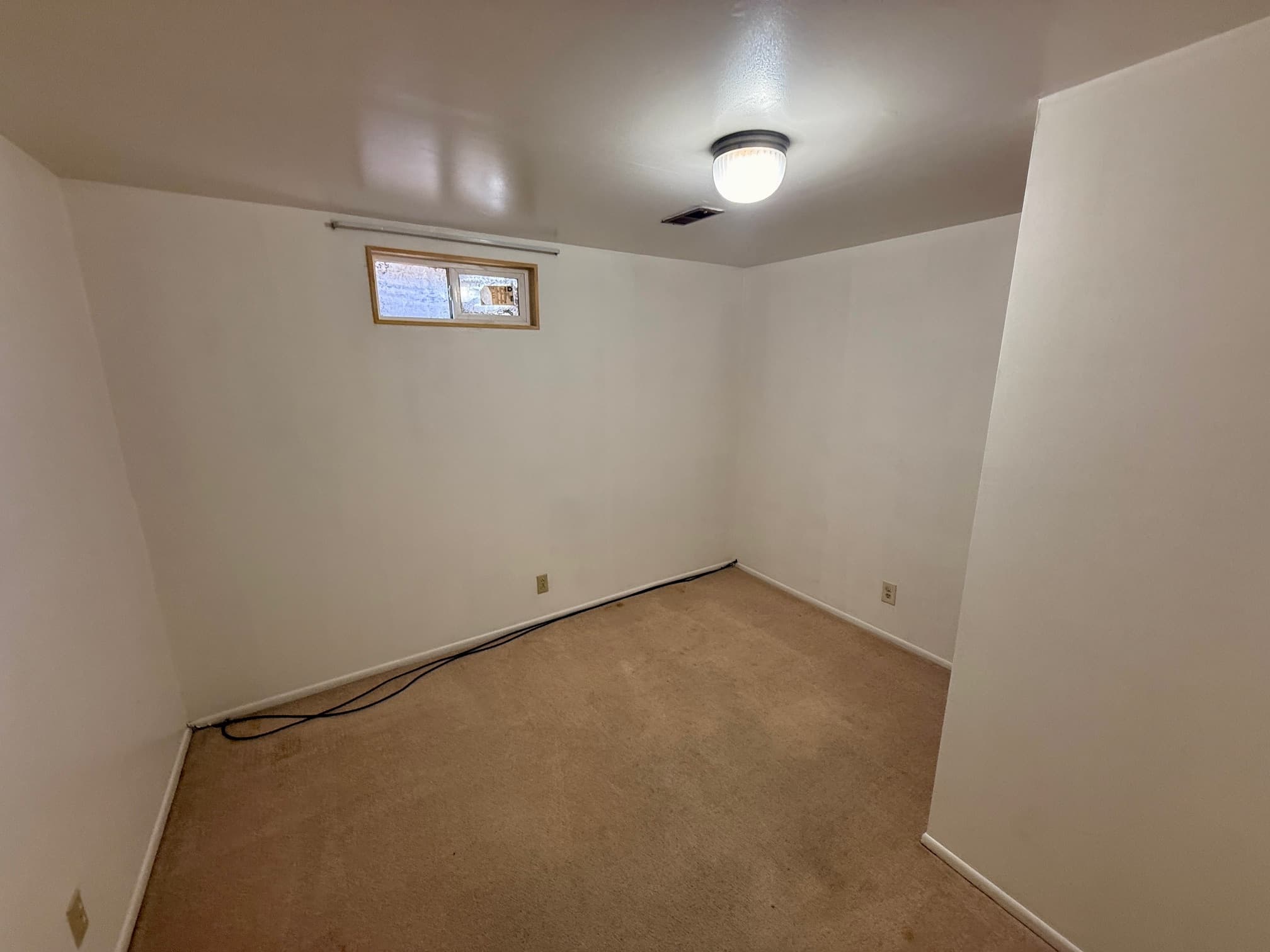 Sandy House: 972 E Larkspur Dr