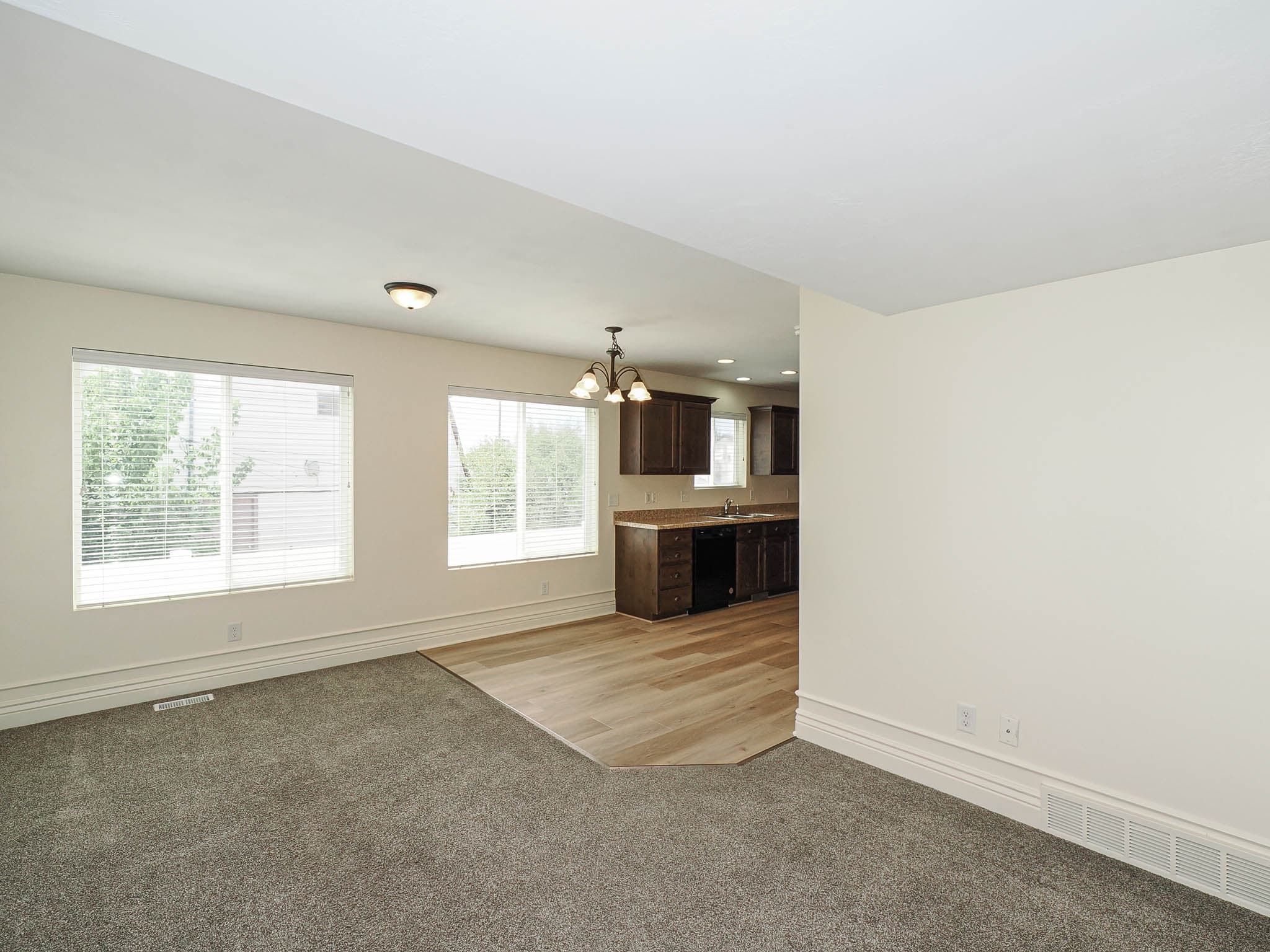 South Salt Lake House: 59 W Dewar Grove Ln