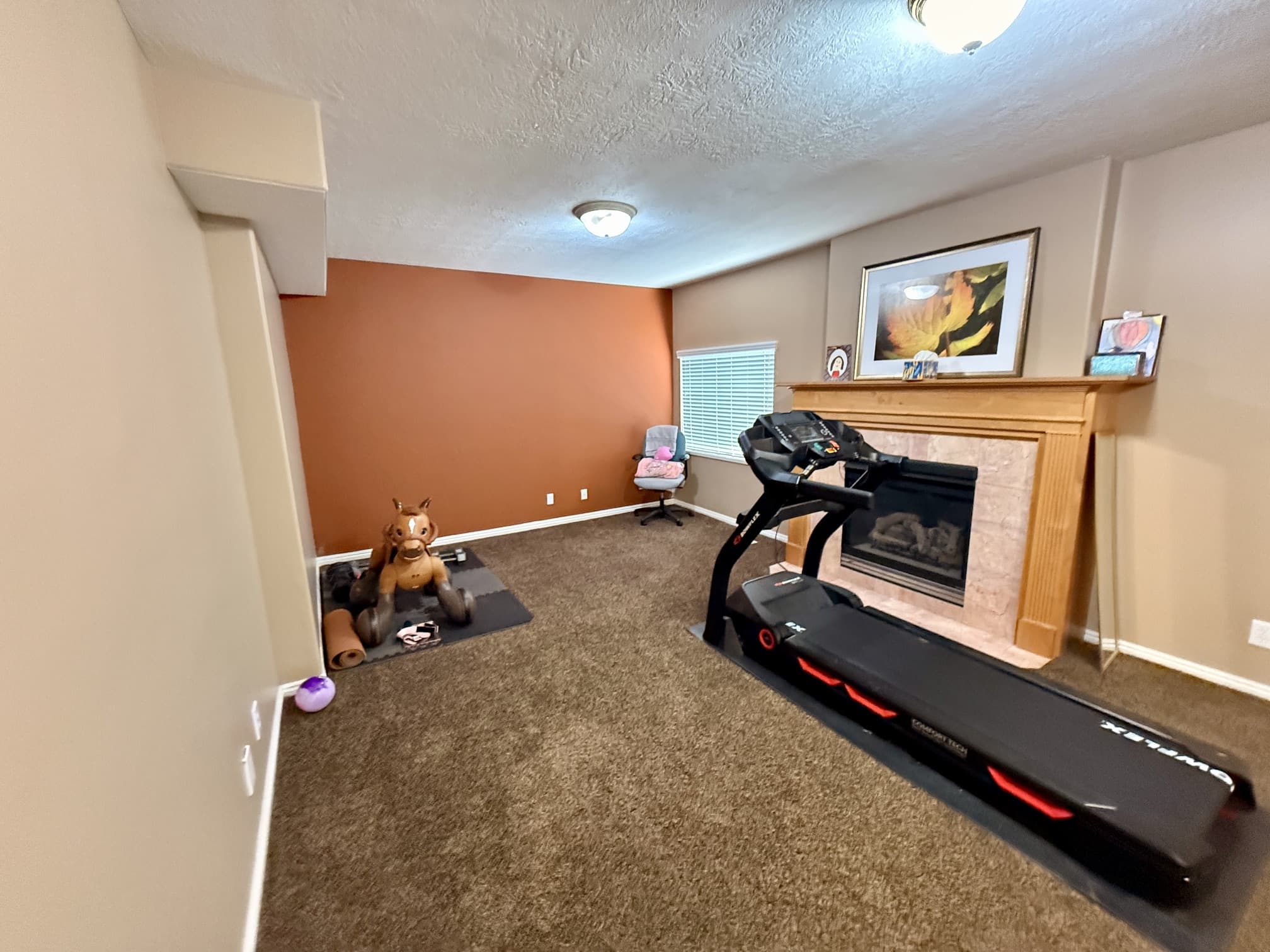 North Salt Lake House: 1090 E Fairway Dr