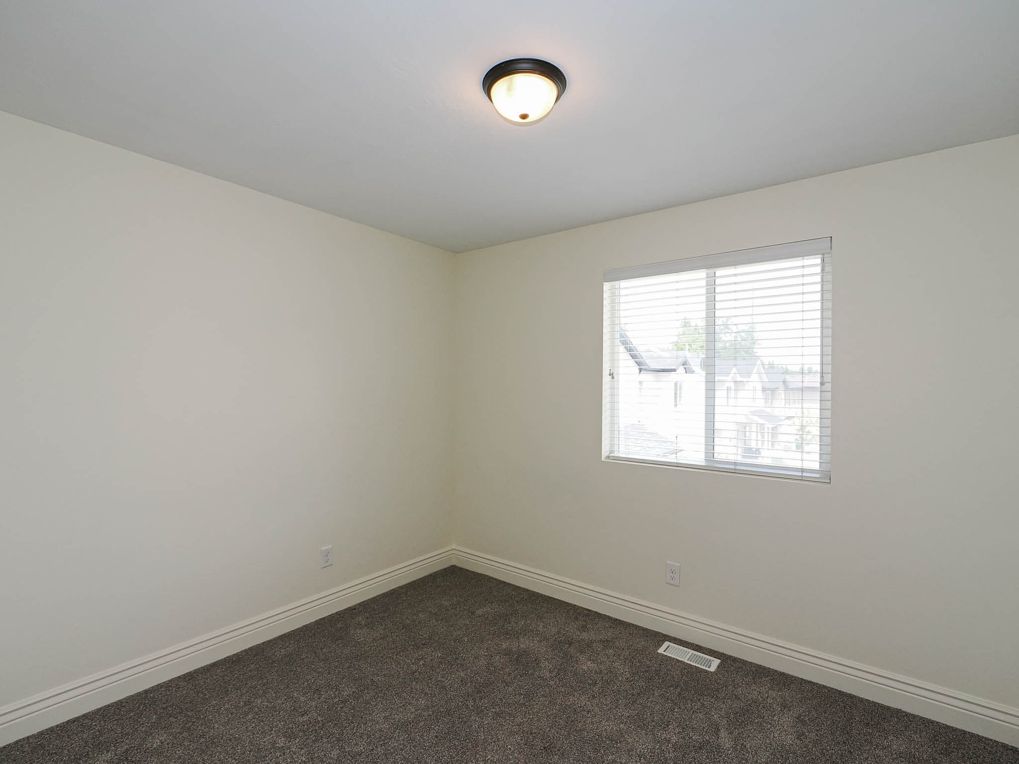 South Salt Lake House: 59 W Dewar Grove Ln