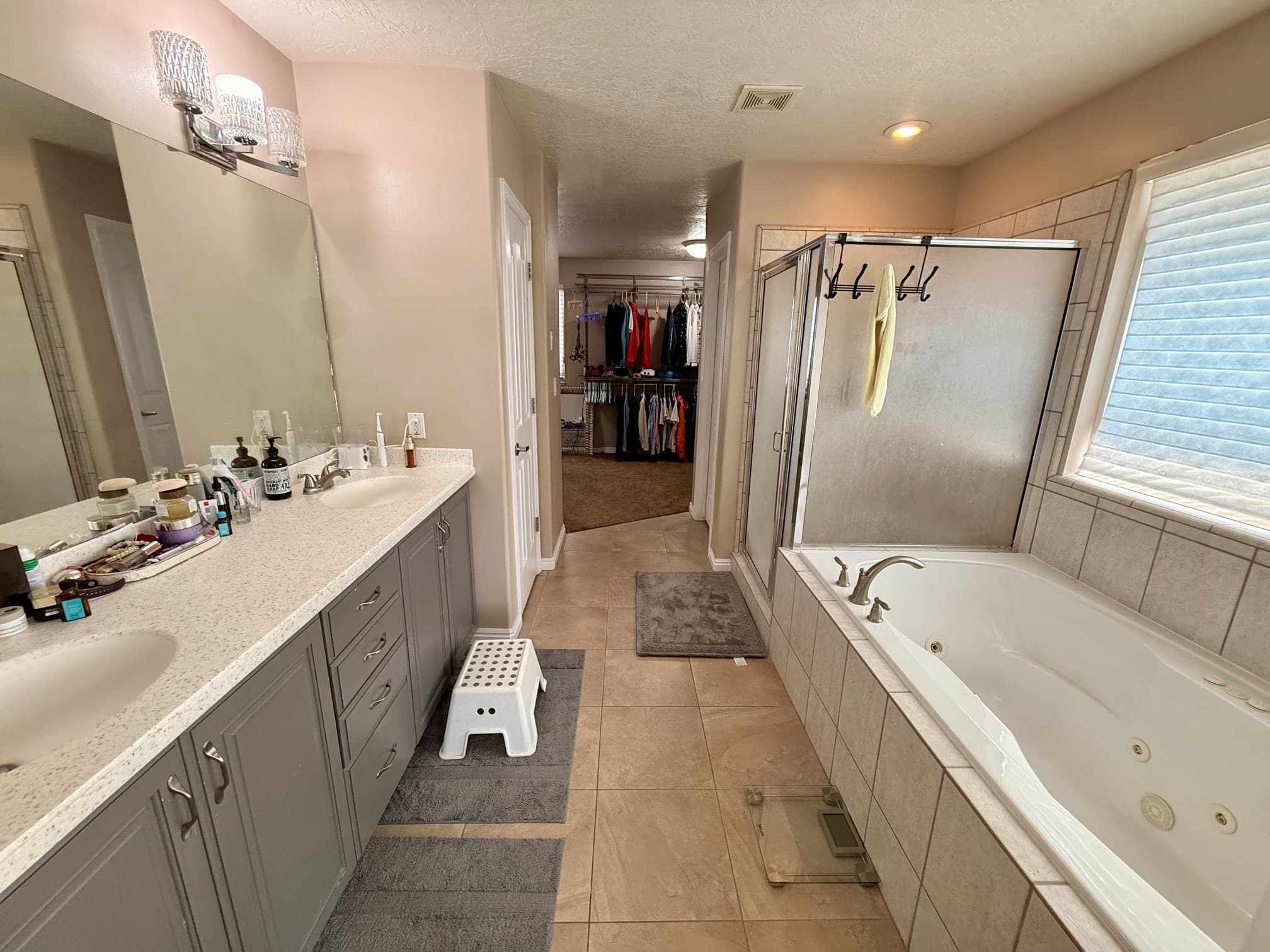 North Salt Lake House: 1090 E Fairway Dr