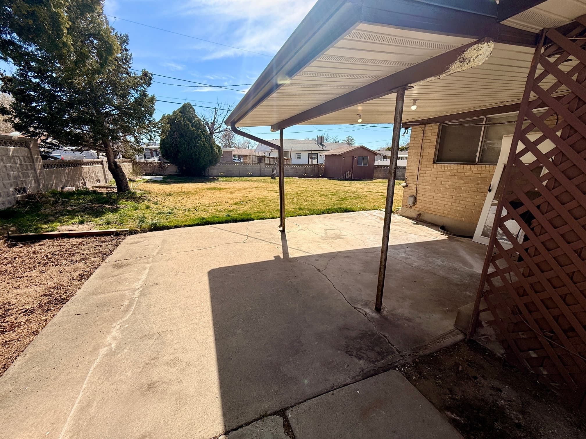 Sandy House: 972 E Larkspur Dr