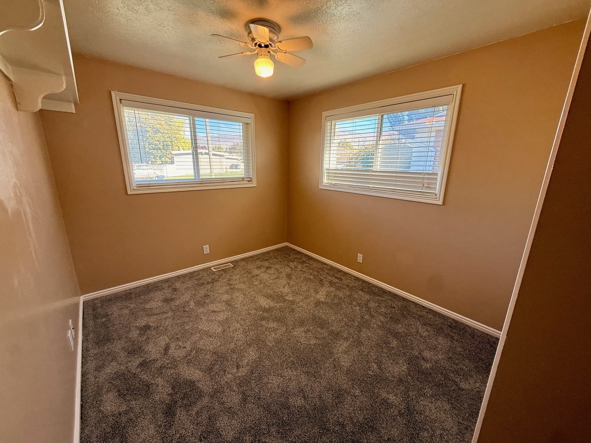 Woods Cross House: 769 W 1000 S