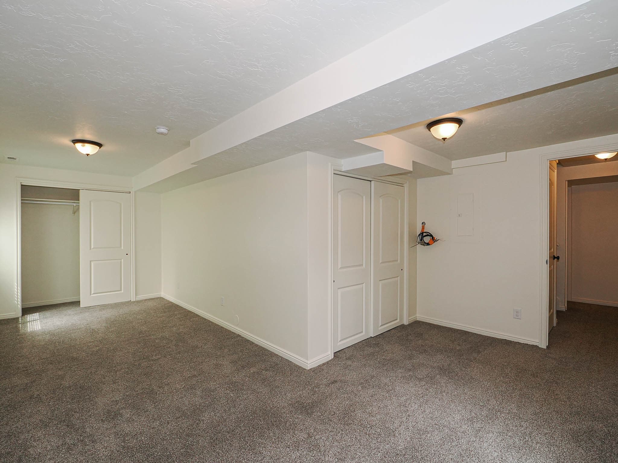 South Salt Lake House: 59 W Dewar Grove Ln