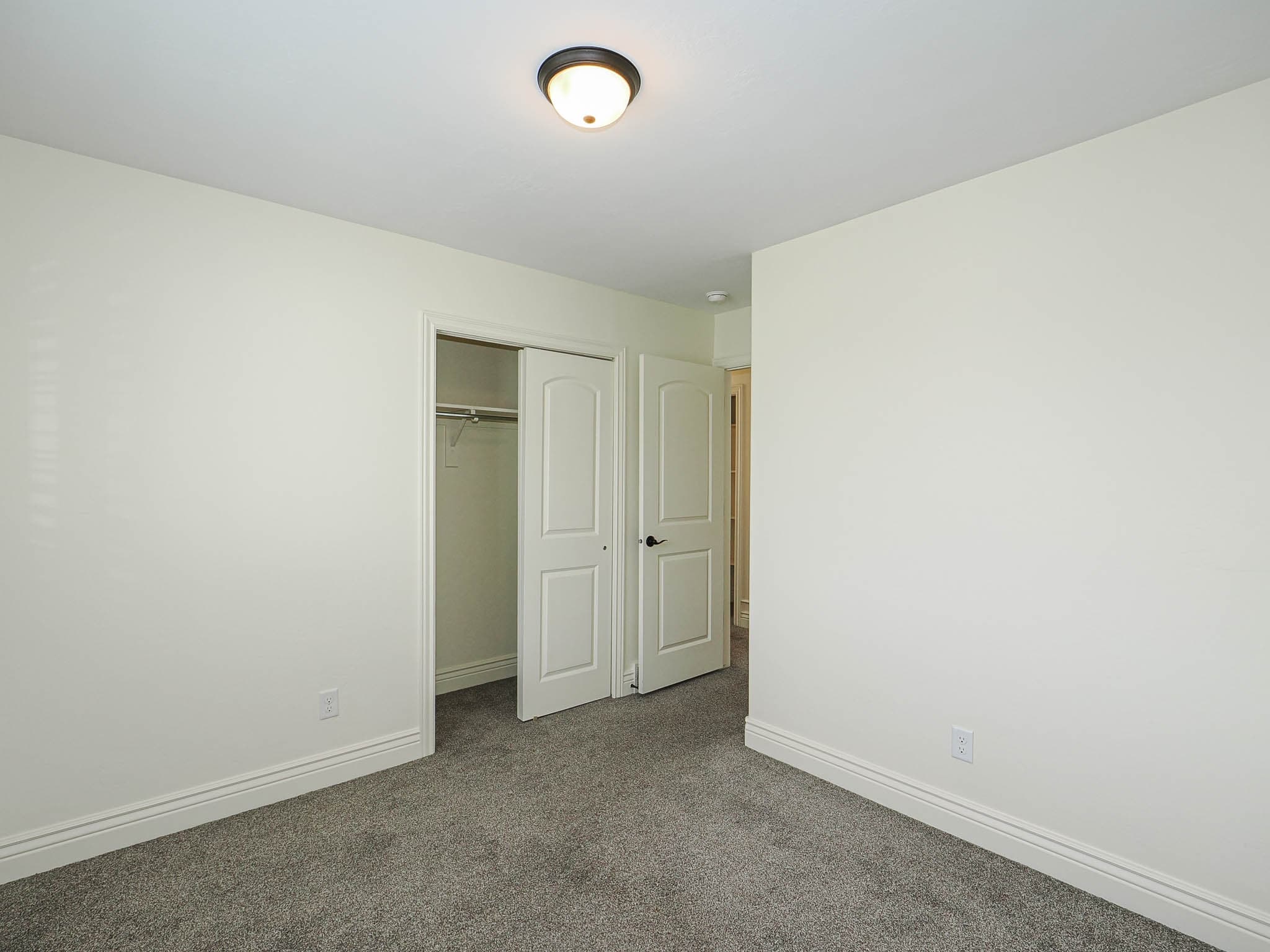 South Salt Lake House: 59 W Dewar Grove Ln
