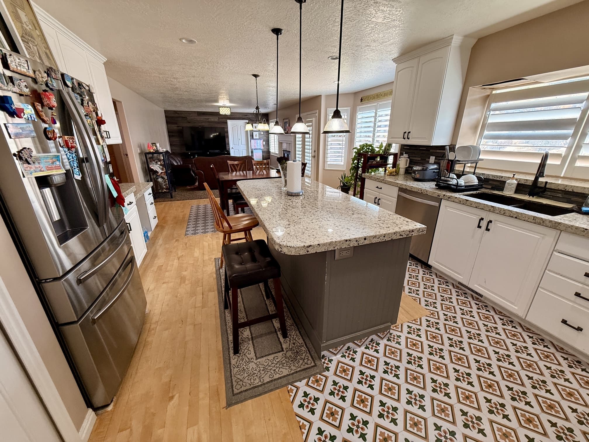 North Salt Lake House: 1090 E Fairway Dr