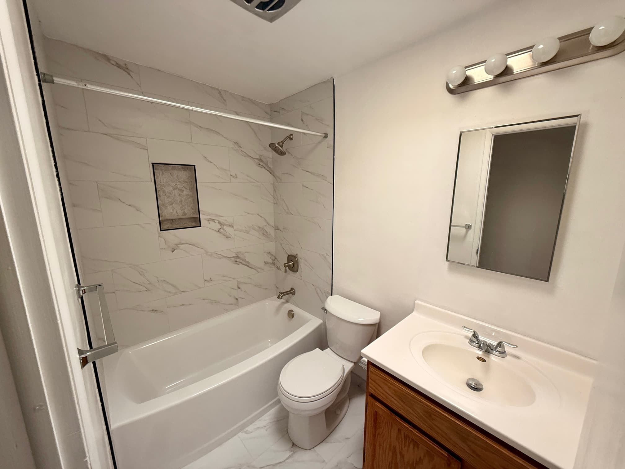 Sandy House: 972 E Larkspur Dr
