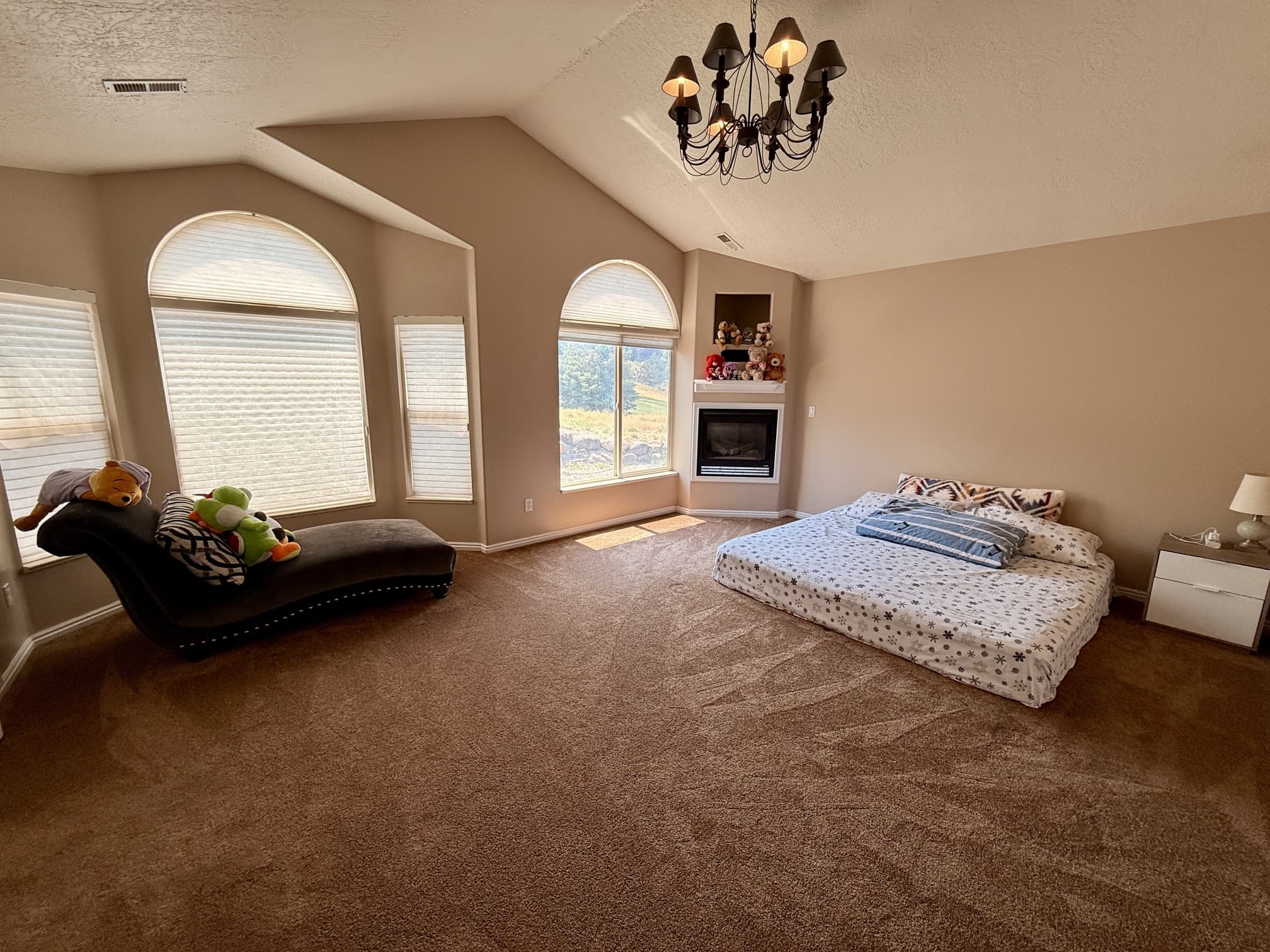 North Salt Lake House: 1090 E Fairway Dr