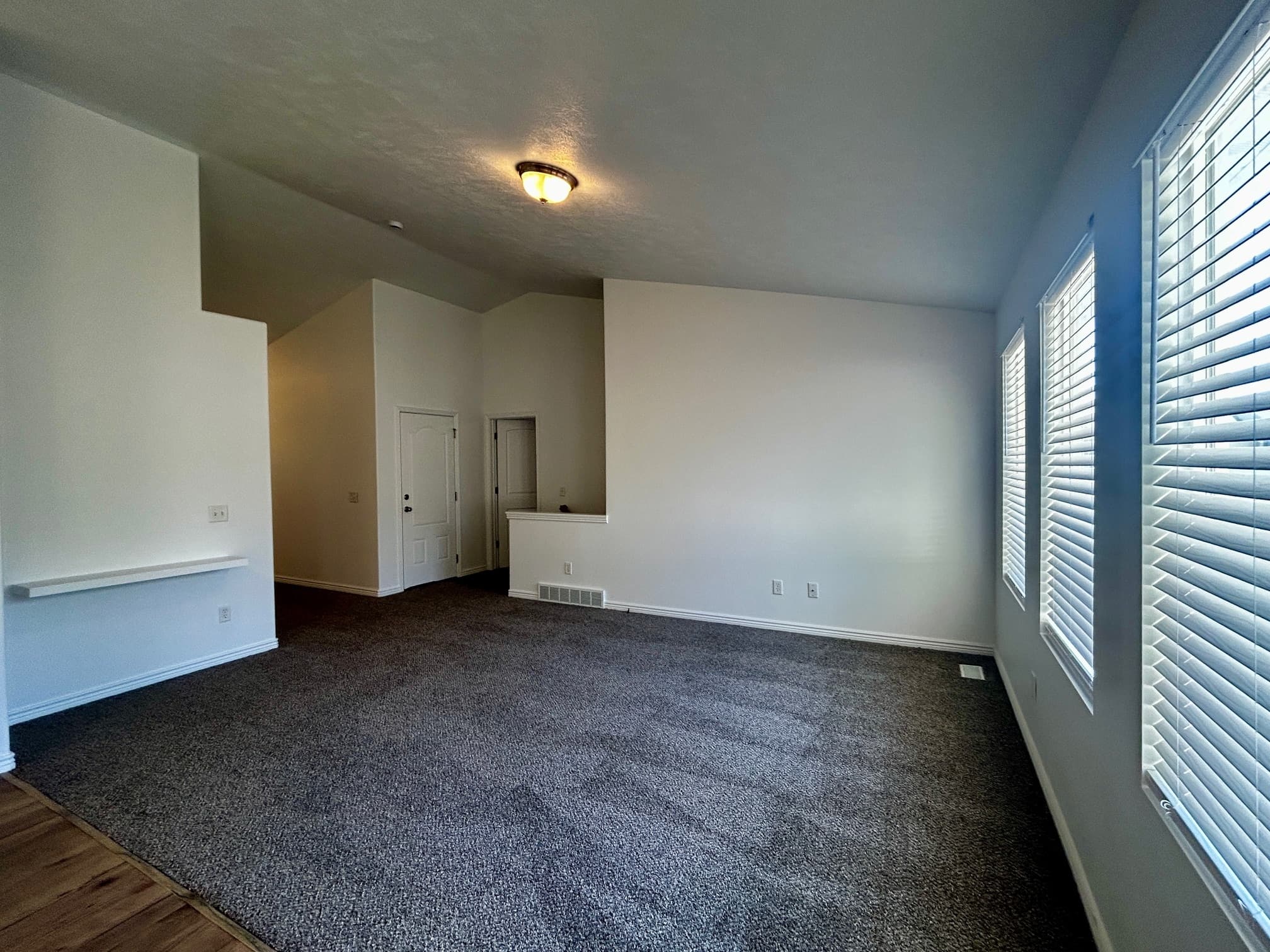 West Jordan House: 7003 W 7895 S
