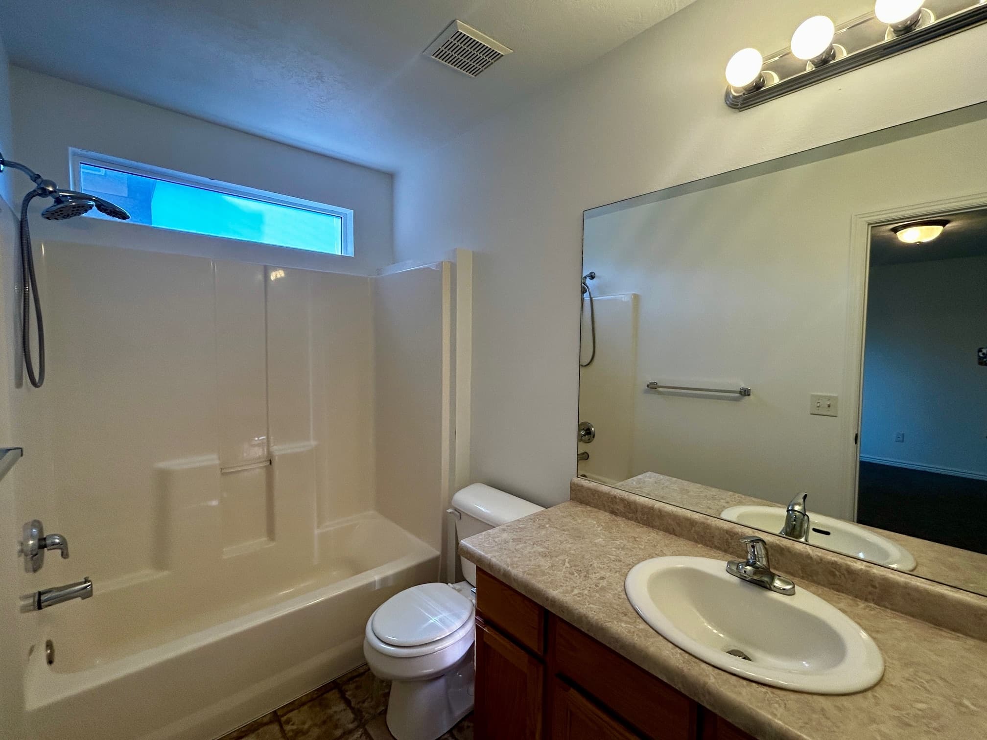 West Jordan House: 7003 W 7895 S