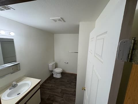 Ogden Apartment: 710 N Washington Blvd