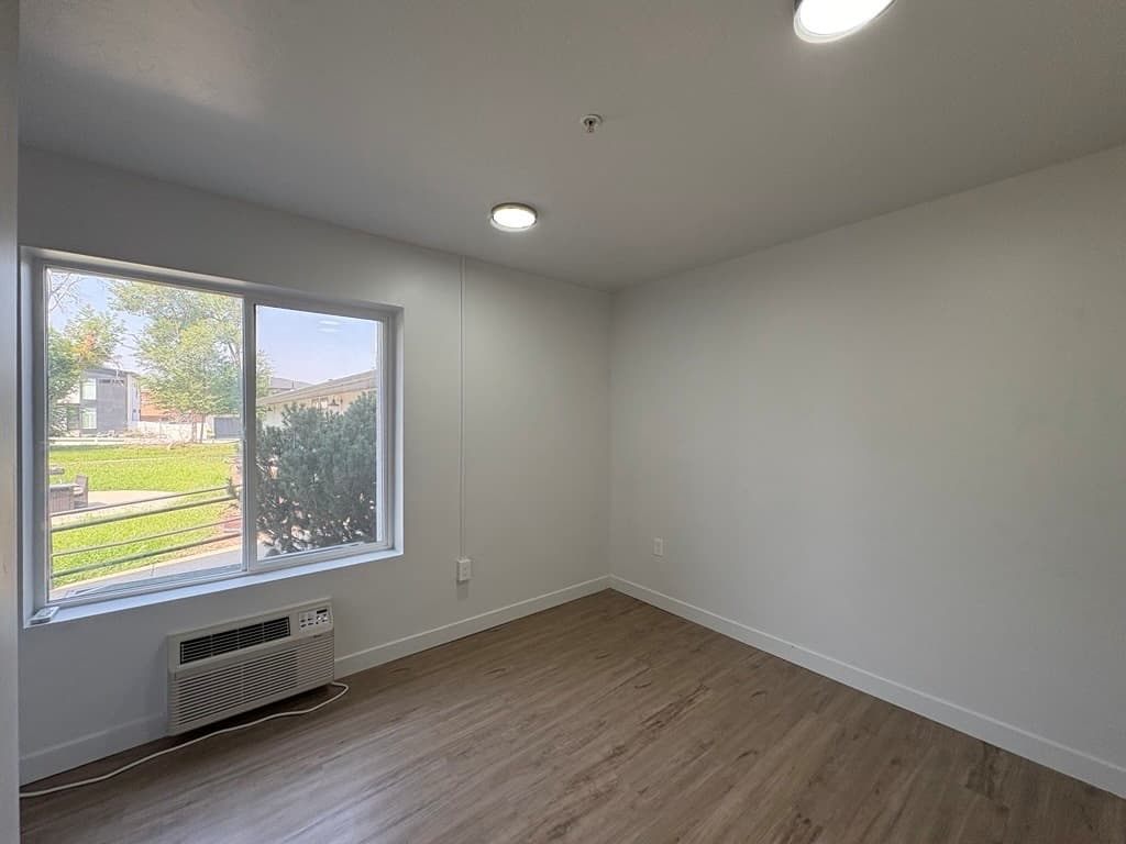 Murray Apartment: 404 E 5600 S