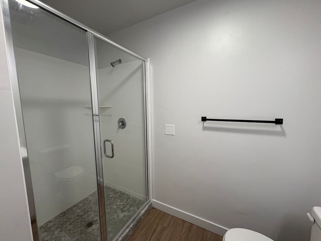 Murray Apartment: 404 E 5600 S
