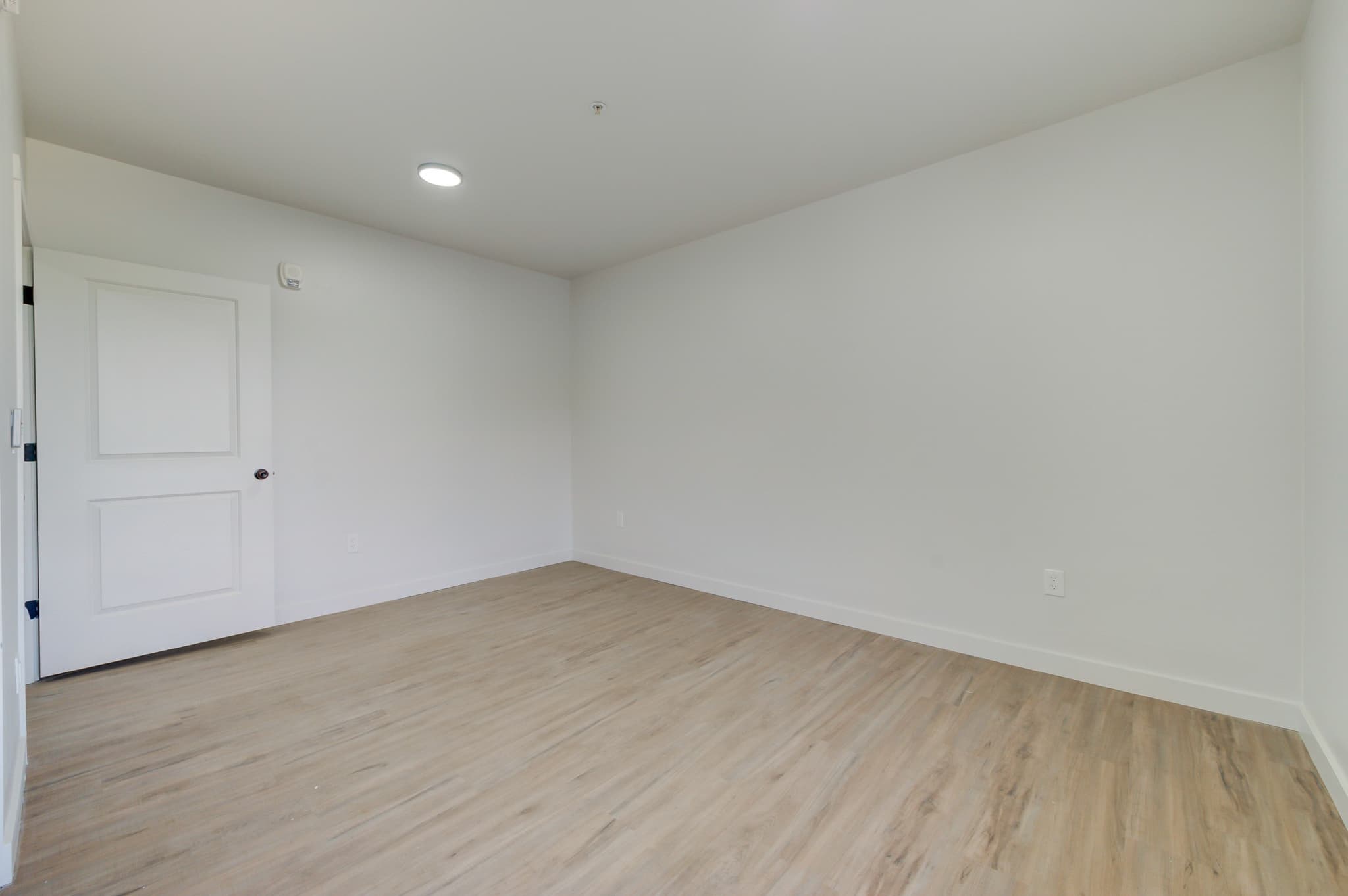 Murray Apartment: 404 E 5600 S