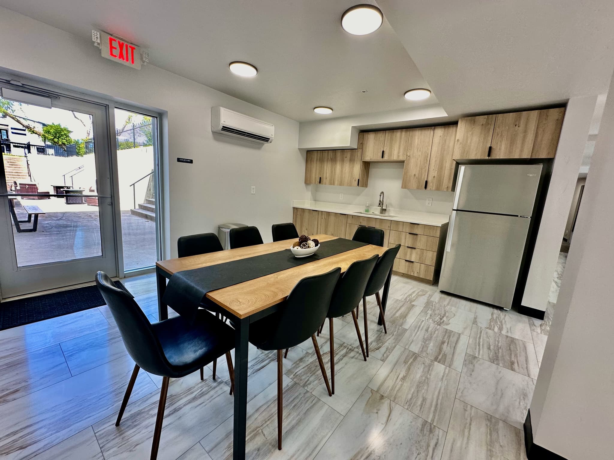 Murray Apartment: 404 E 5600 S
