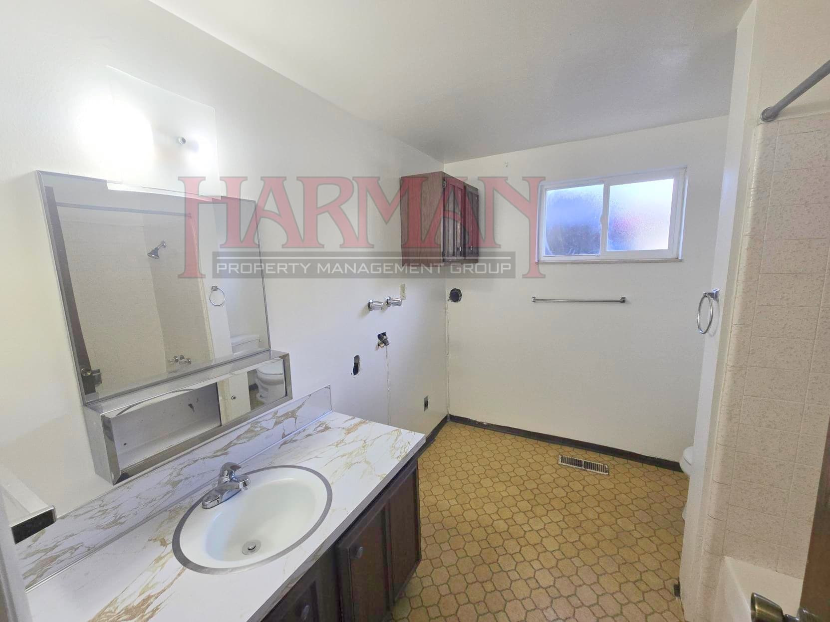 Provo Apartment: 1125 E 960 S