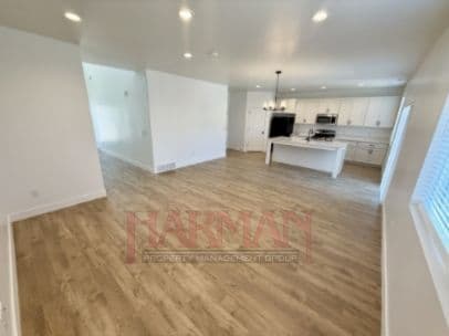 Salem Townhome: 564 W 1860 N