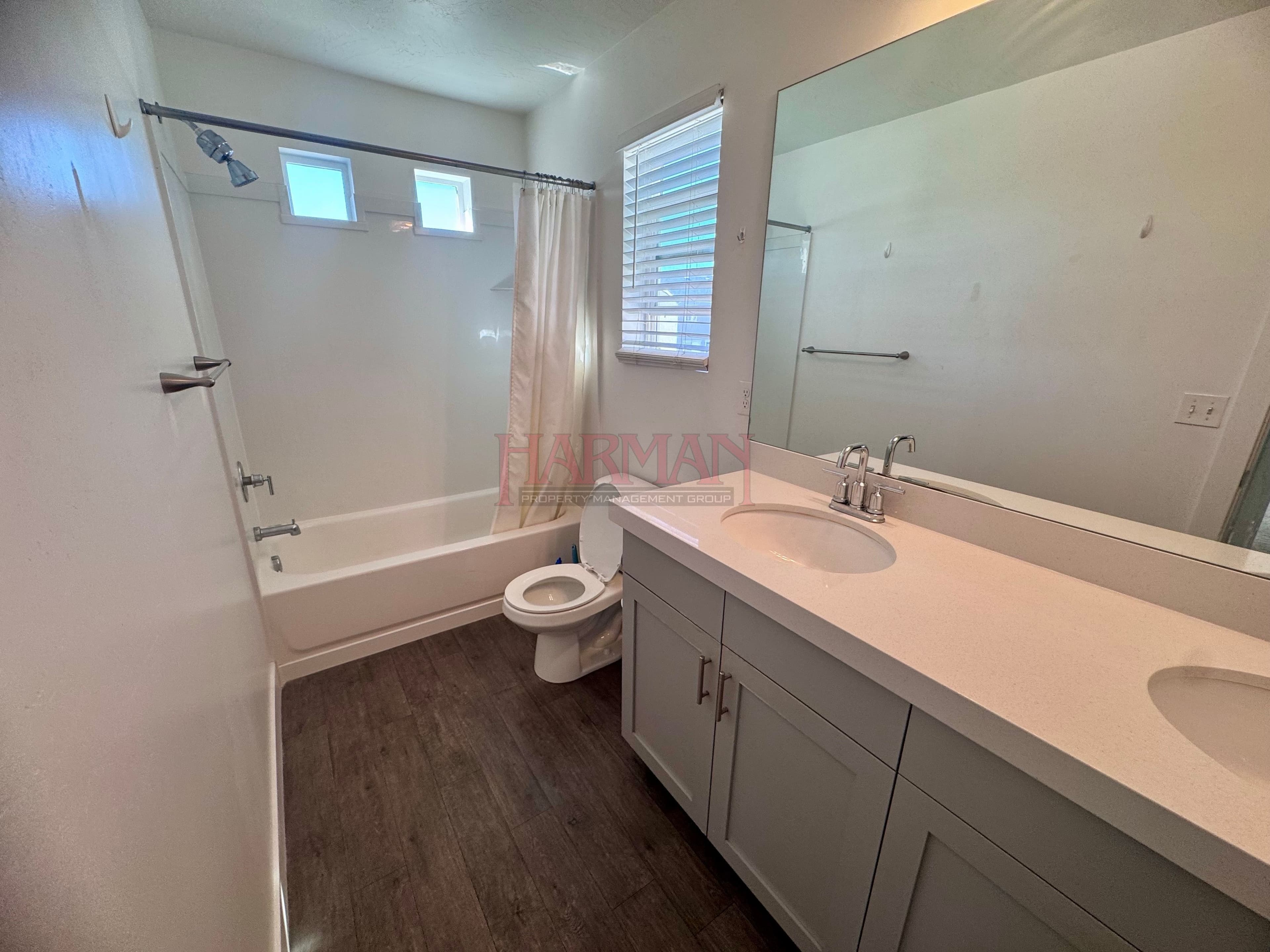 Vineyard House: 451 E 280 N