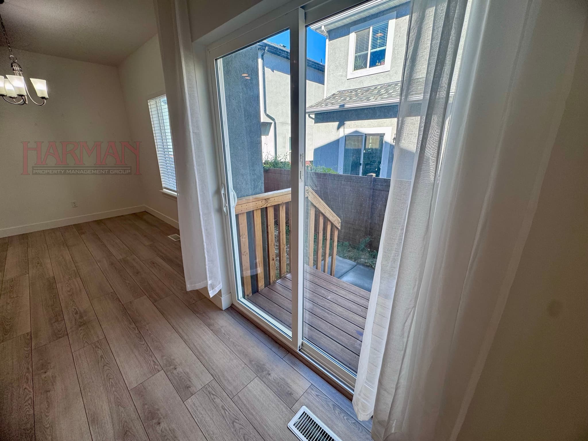 Vineyard House: 451 E 280 N