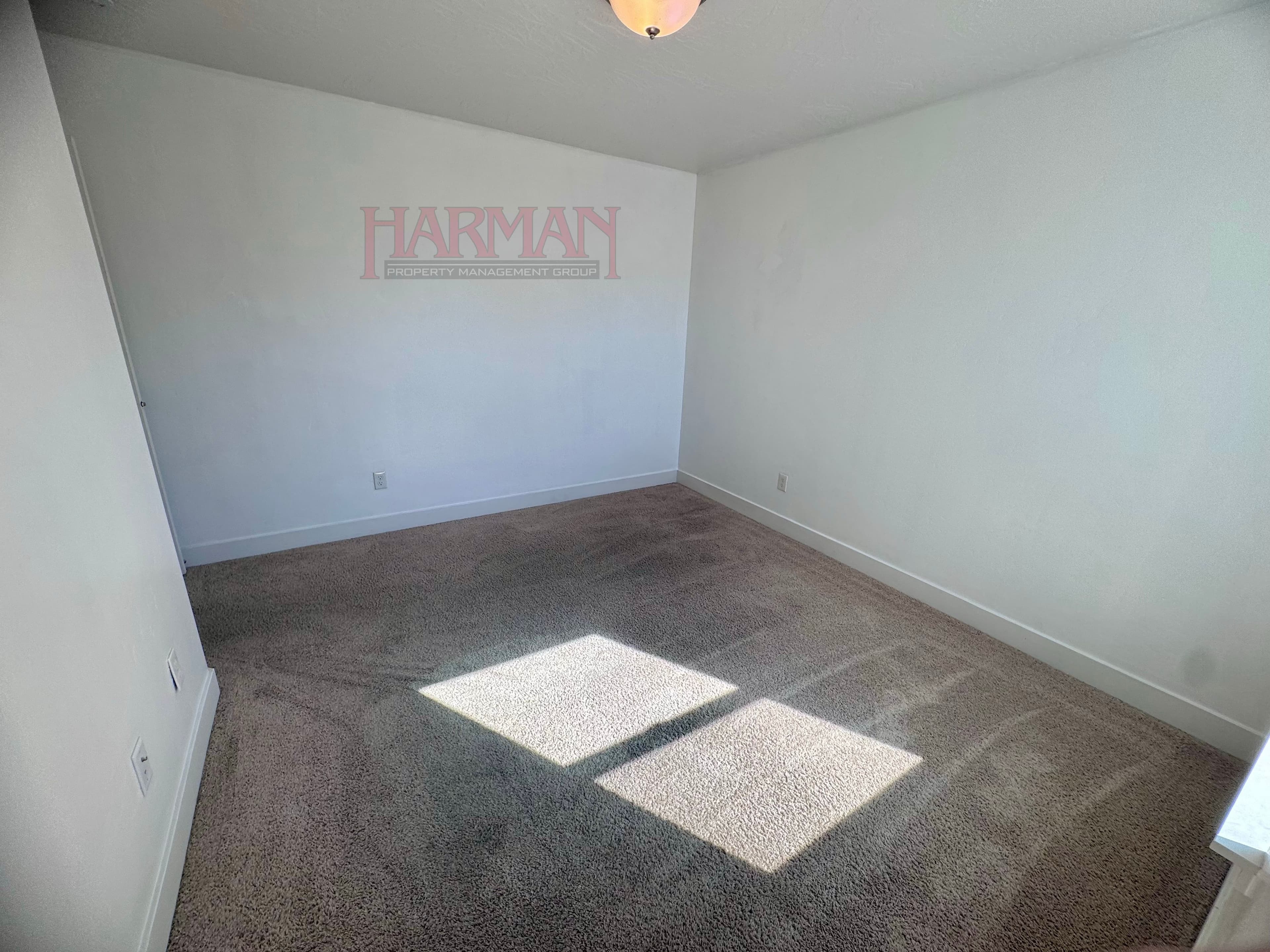 Vineyard House: 451 E 280 N