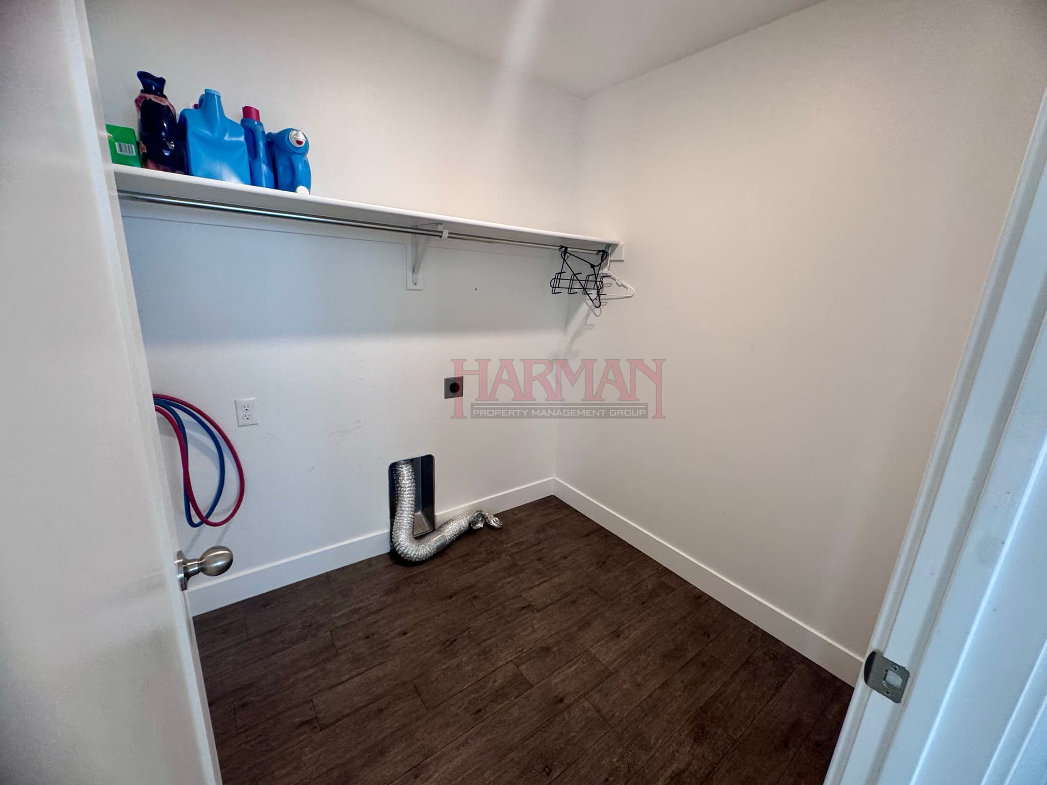 Vineyard House: 451 E 280 N
