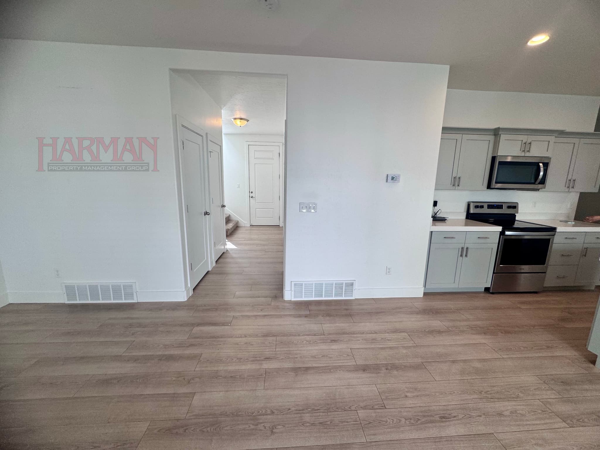 Vineyard House: 451 E 280 N