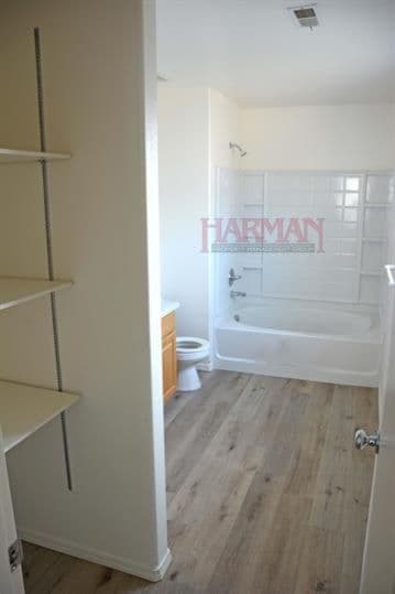 Eagle Mountain House: 2105 E Eagle Crest Way