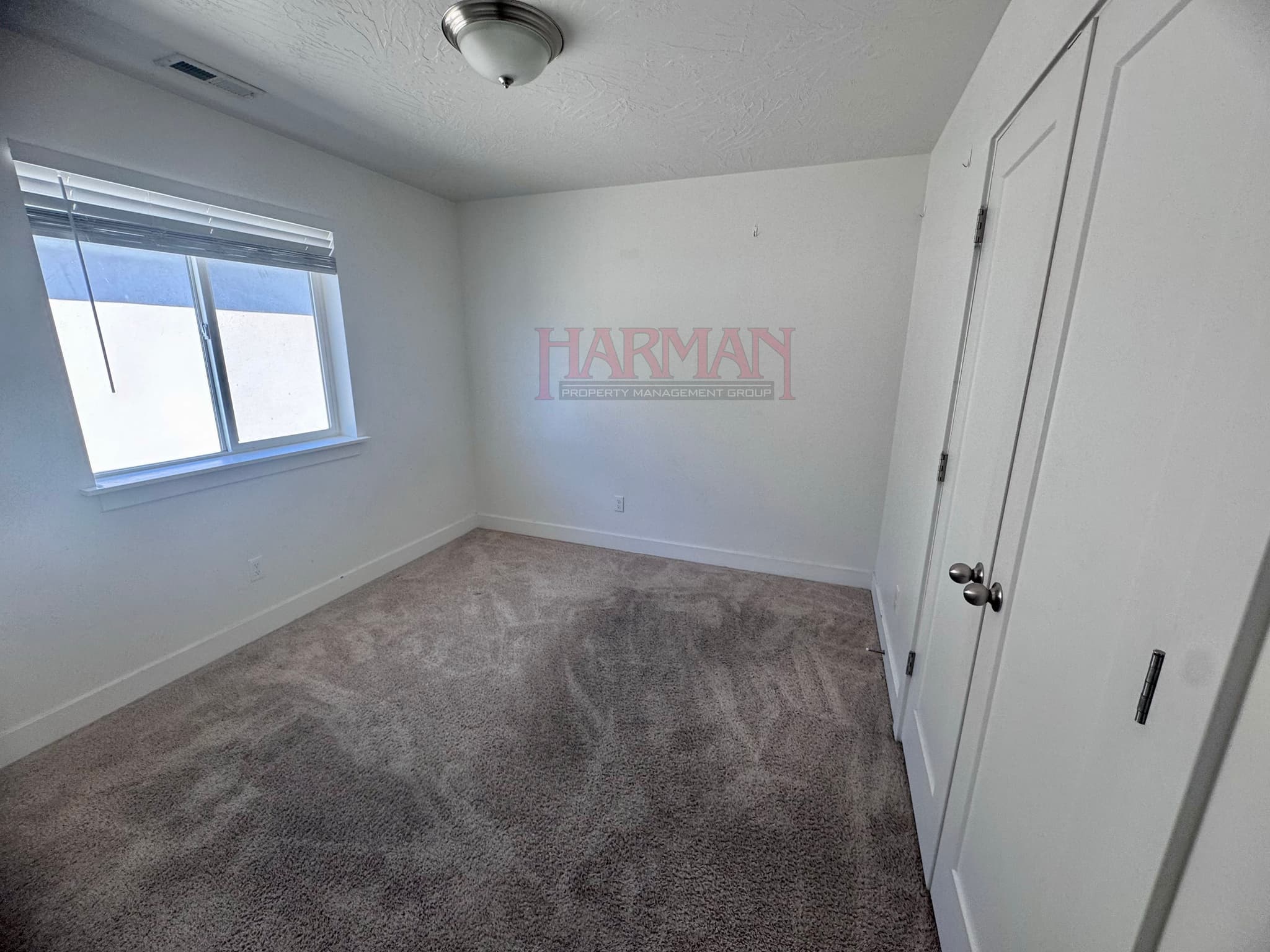 Vineyard House: 451 E 280 N