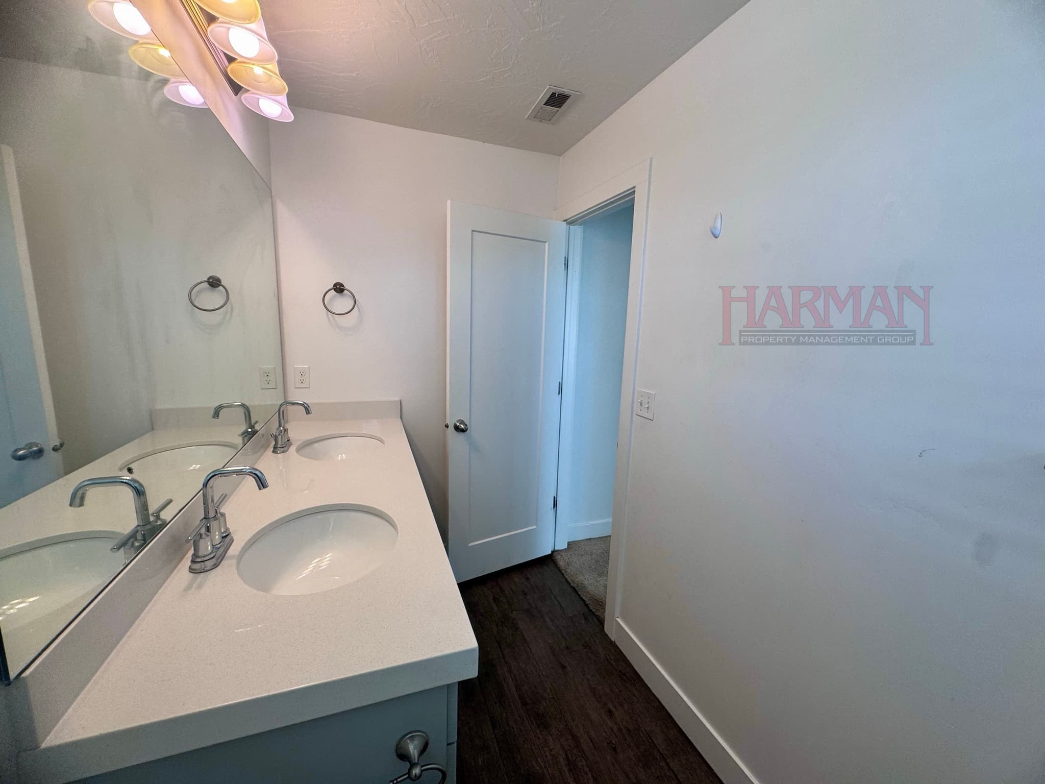 Vineyard House: 451 E 280 N