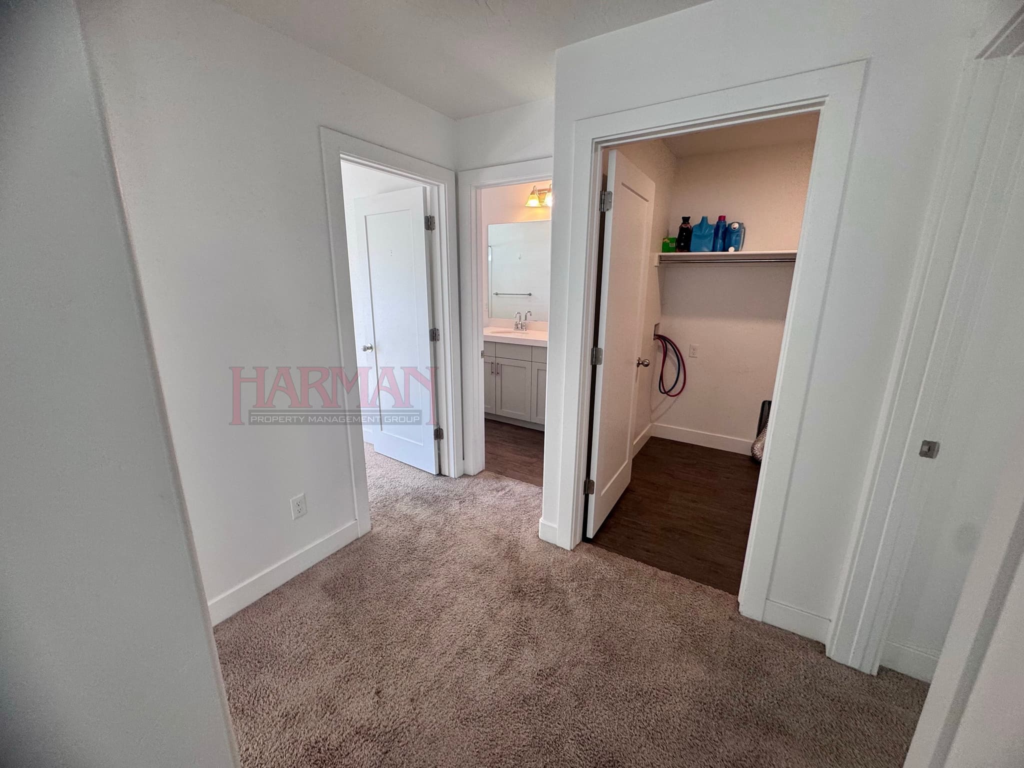 Vineyard House: 451 E 280 N