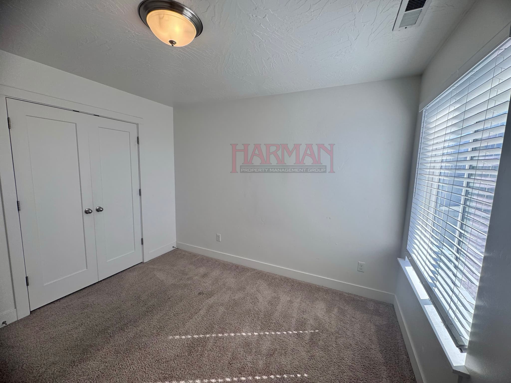 Vineyard House: 451 E 280 N