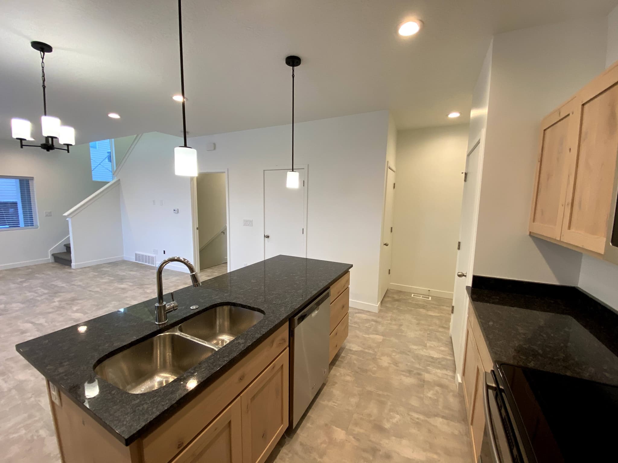Bountiful Townhome: 437 W 200 N