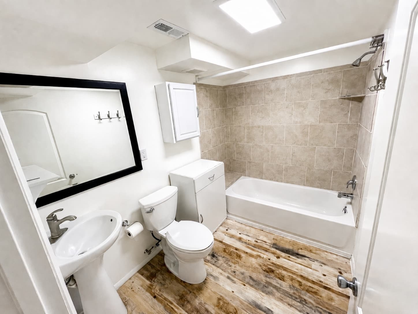 Kaysville Apartment: 574 E 200 S