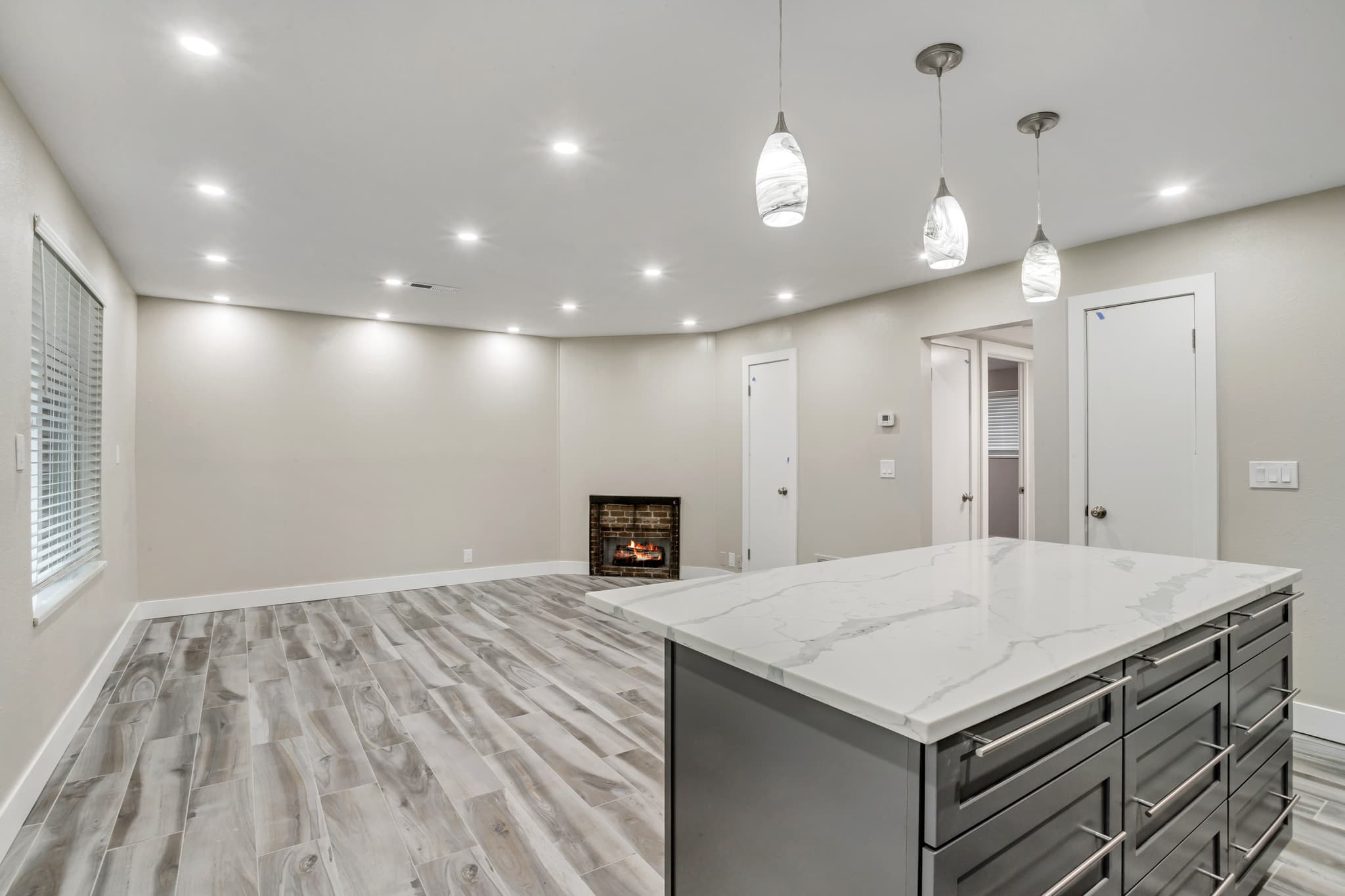 Murray Apartment: 4371 S Fairbourne Ave