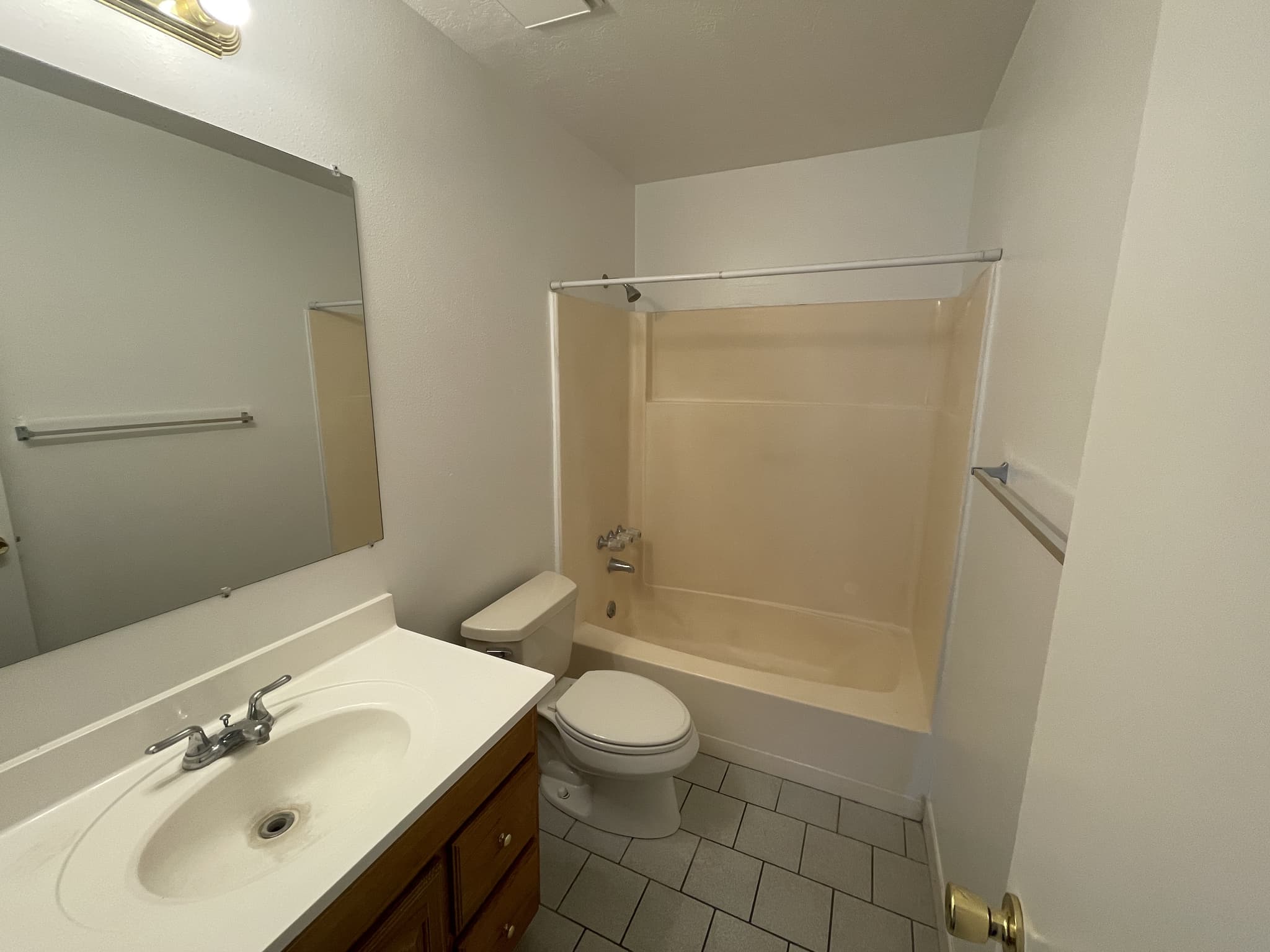 Bountiful Townhome: 898 W 4100 S