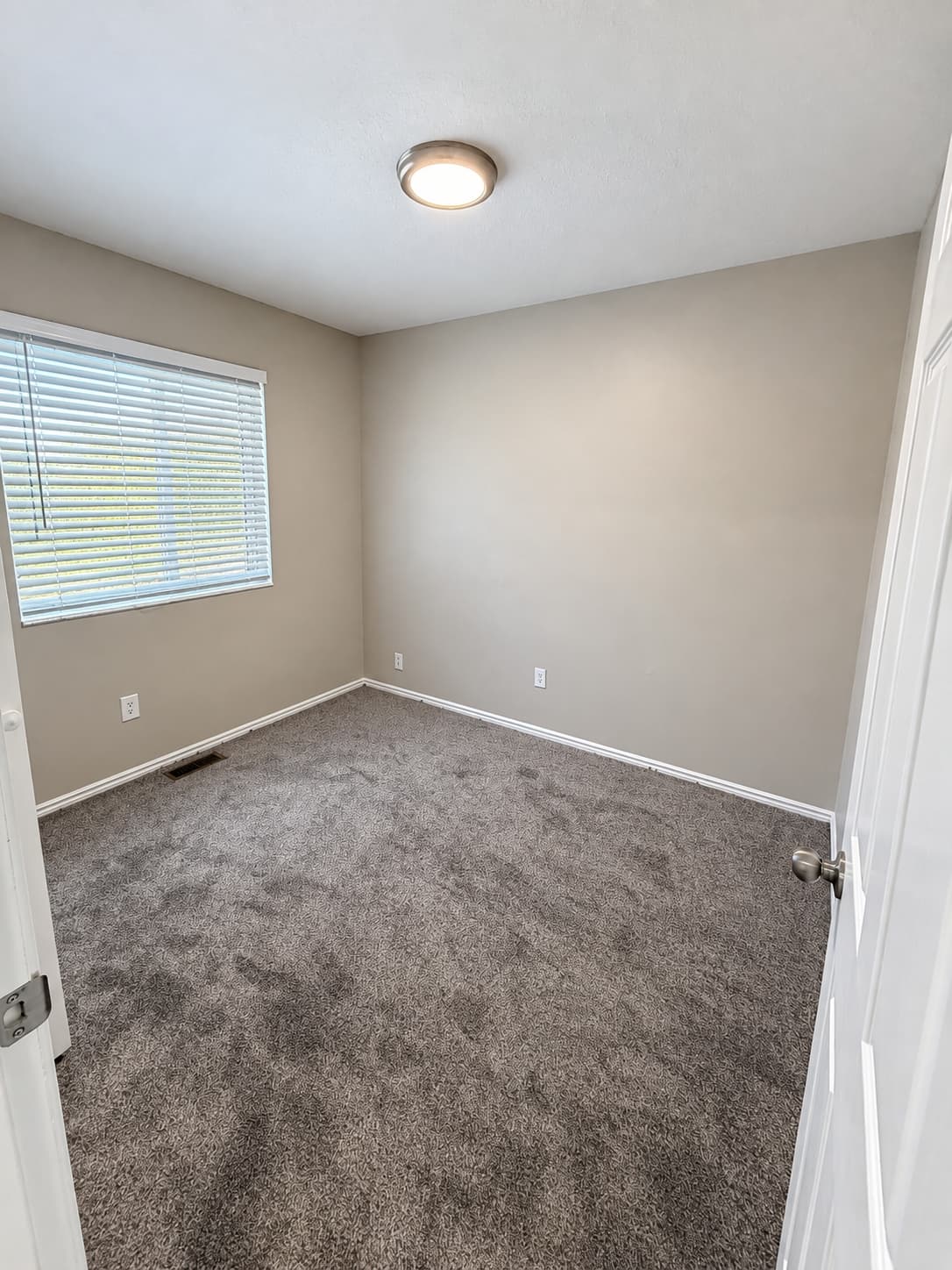 Centerville Townhome: 54 W 115 N