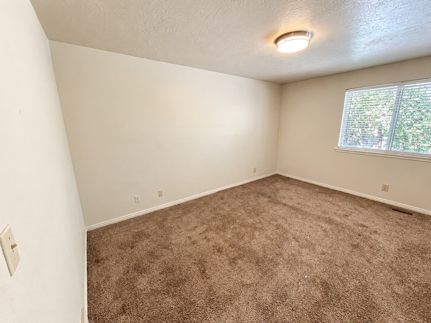 Bountiful Townhome: 393 W 200 N