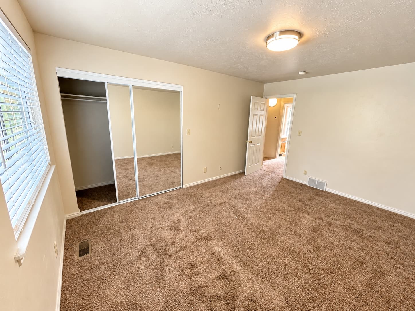 Bountiful Townhome: 393 W 200 N
