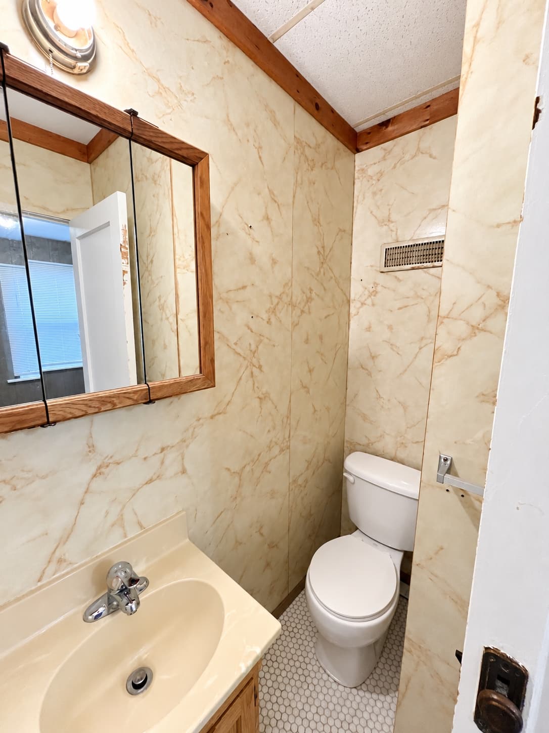 Salt Lake City Apartment: 250 S 500 E