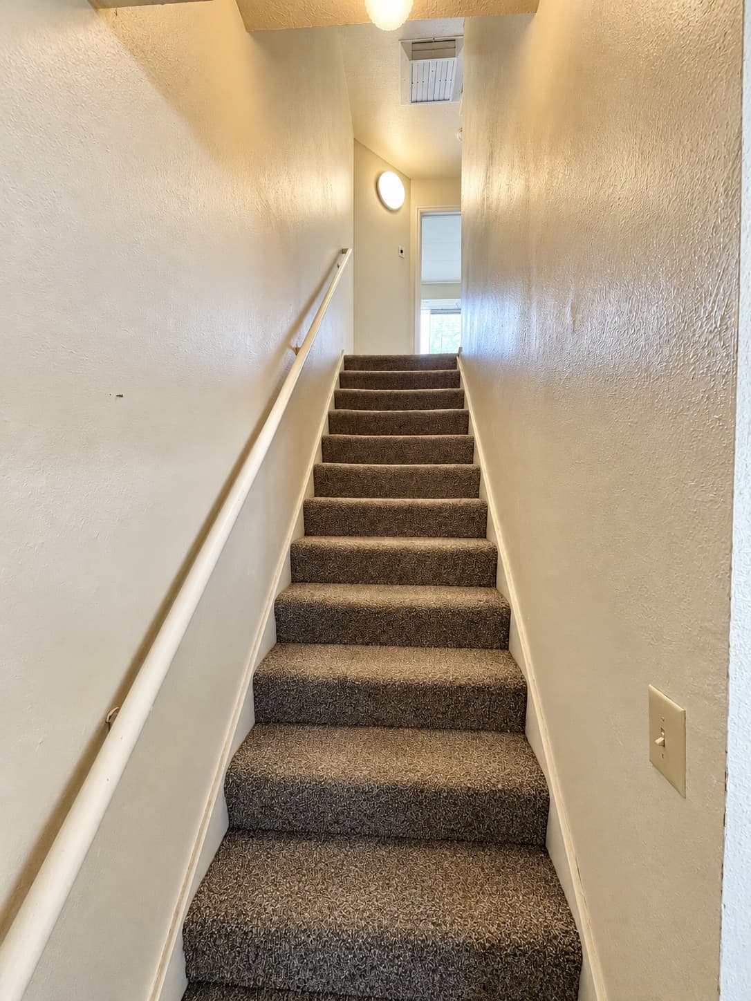 Bountiful Townhome: 393 W 200 N