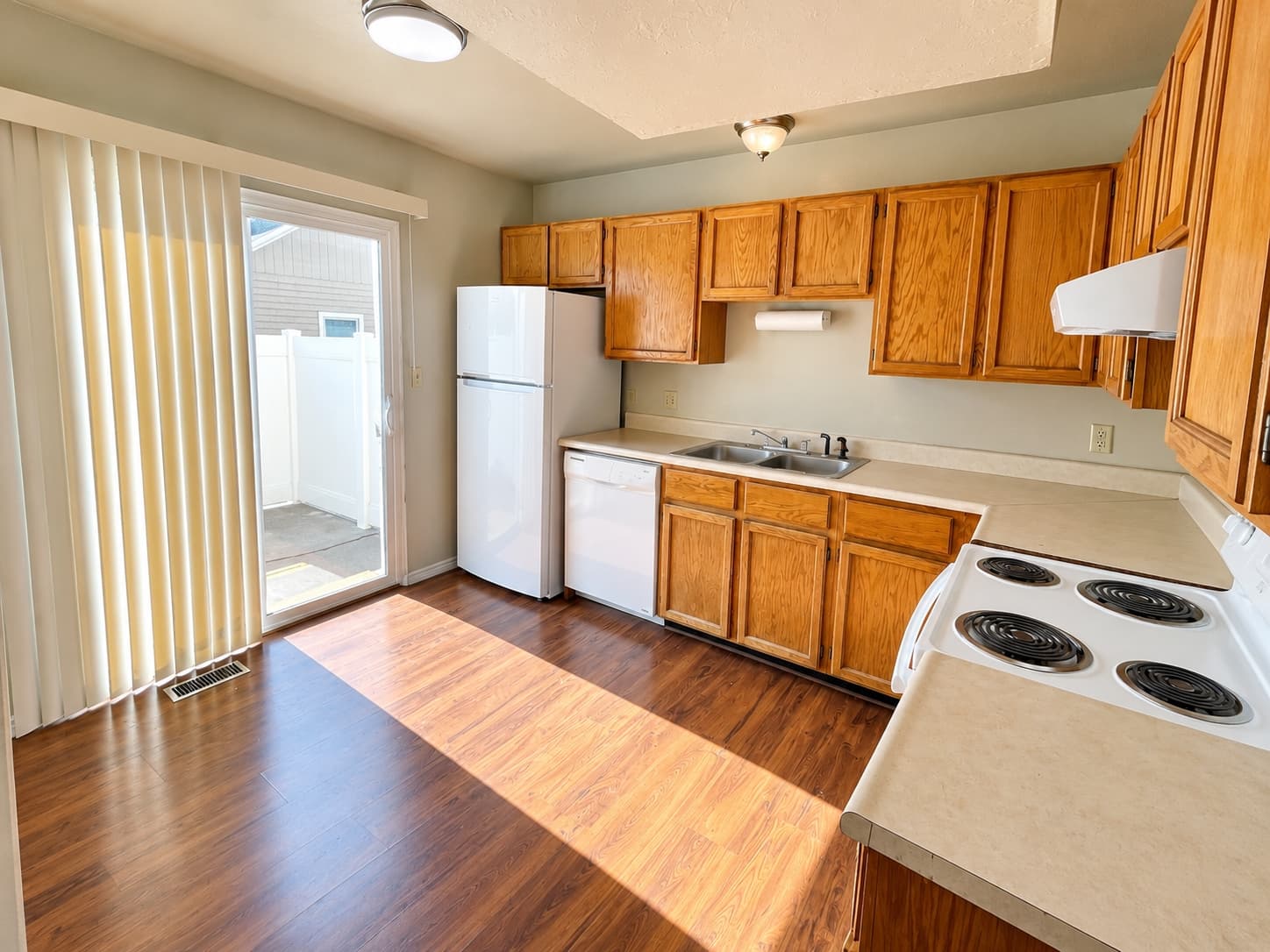 Bountiful Townhome: 393 W 200 N