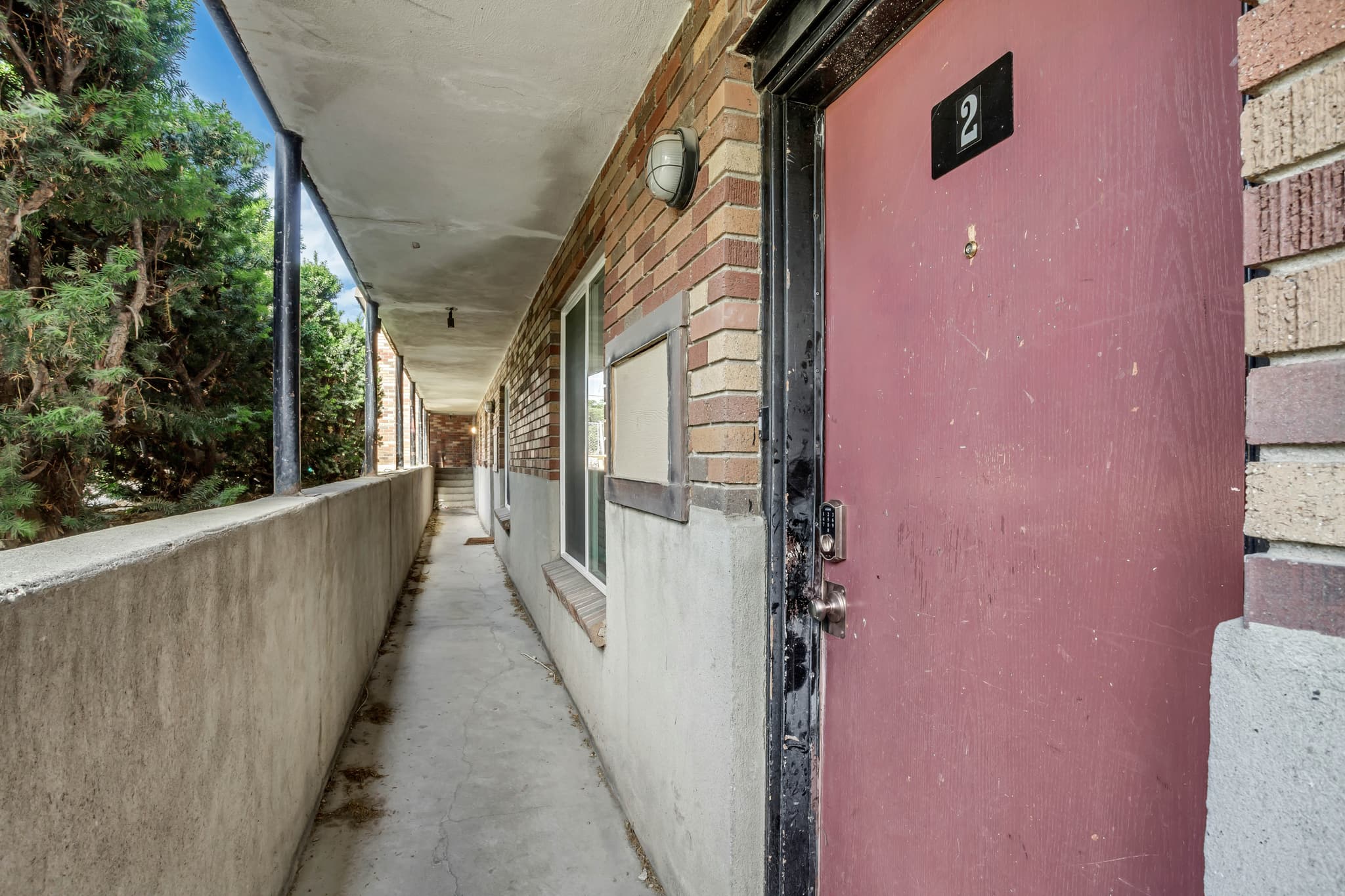 Murray Apartment: 4371 S Fairbourne Ave
