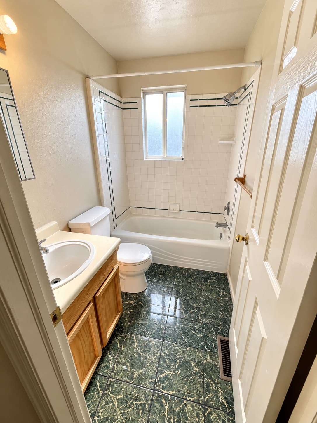 Bountiful Townhome: 393 W 200 N