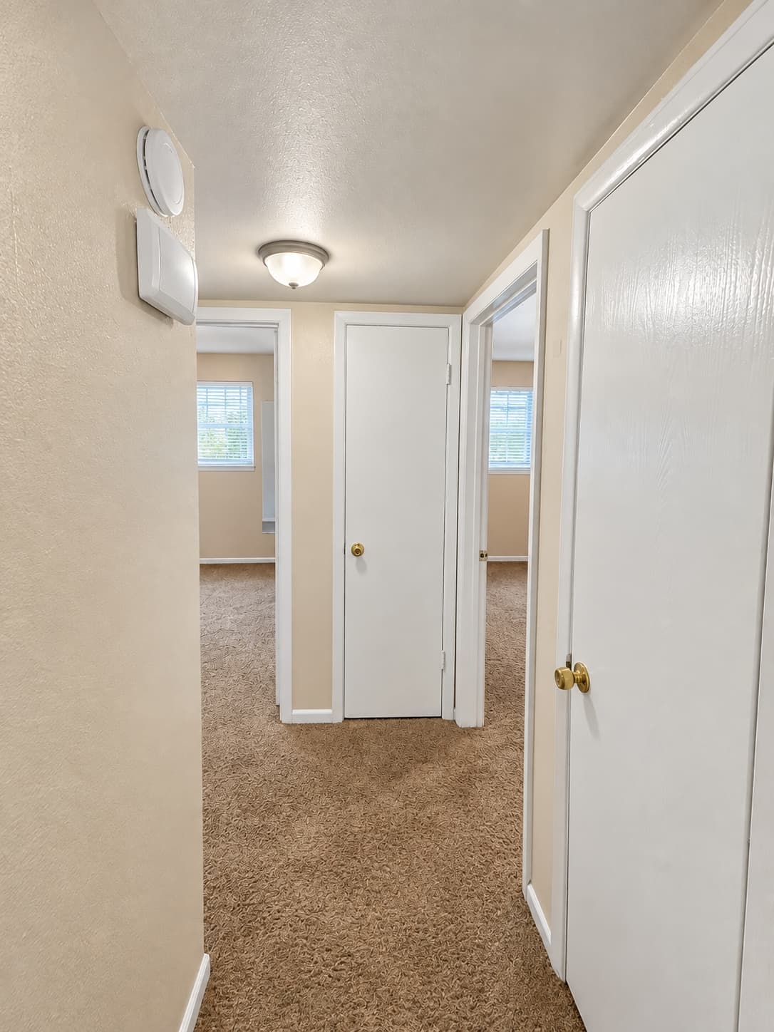 Murray Apartment: 4371 S Fairbourne Ave